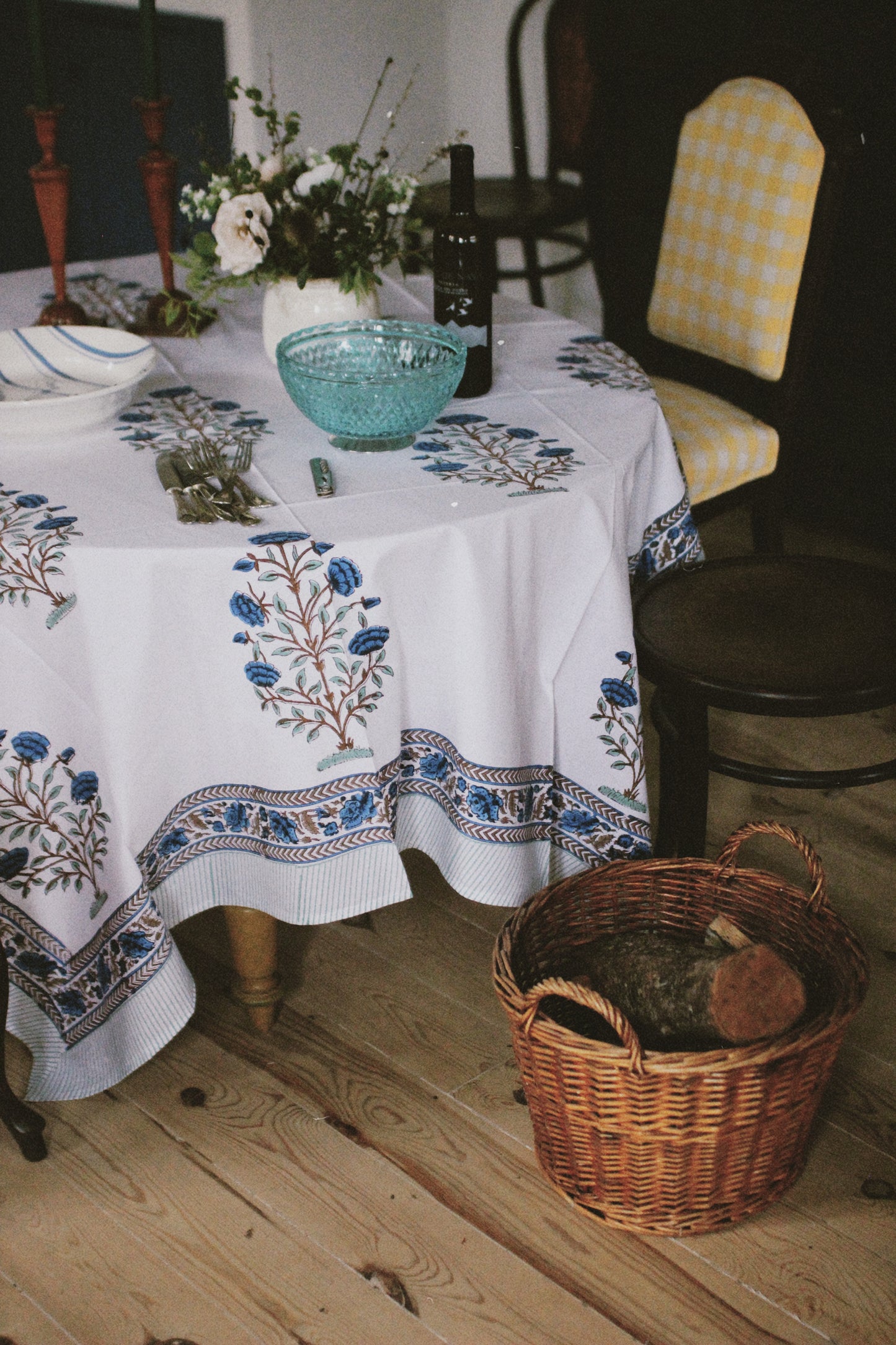 FLORAL TABLECLOTH BLOCK PRINT WHITE SKY BLUE