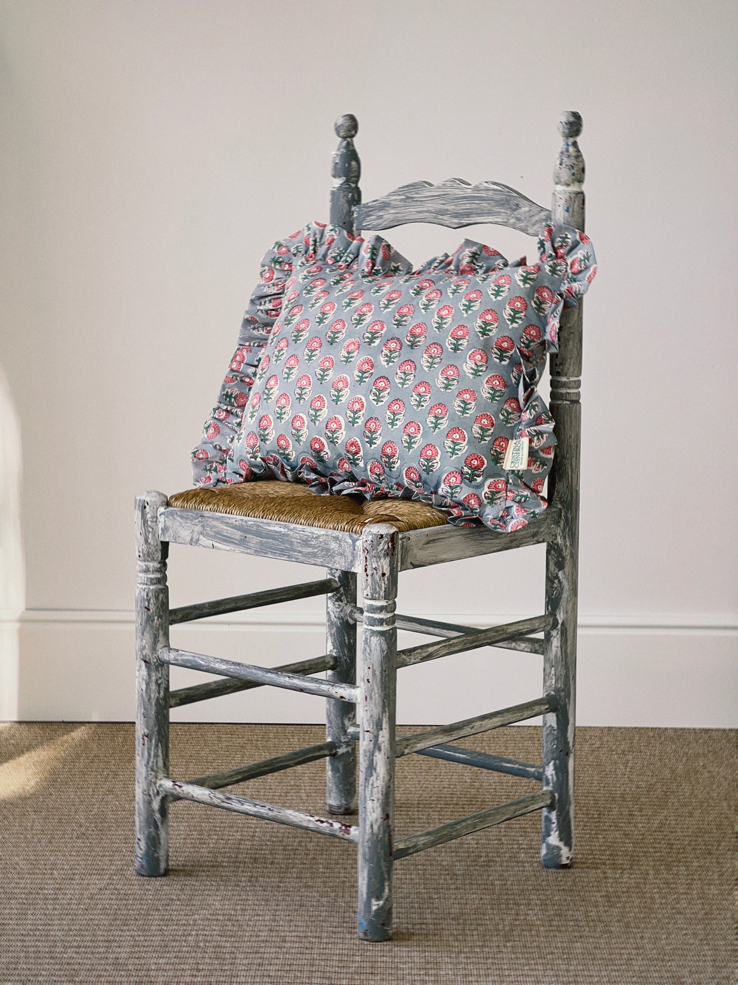 RUFFLE CUSHION BLOCK PRINT FLORAL GREY PINK