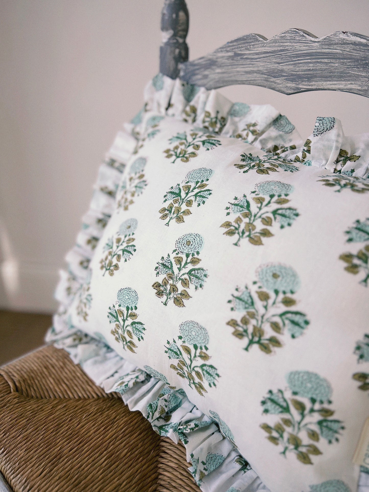 CUSHION RUFFLES BLOCK PRINT FLORAL GREEN WHITE