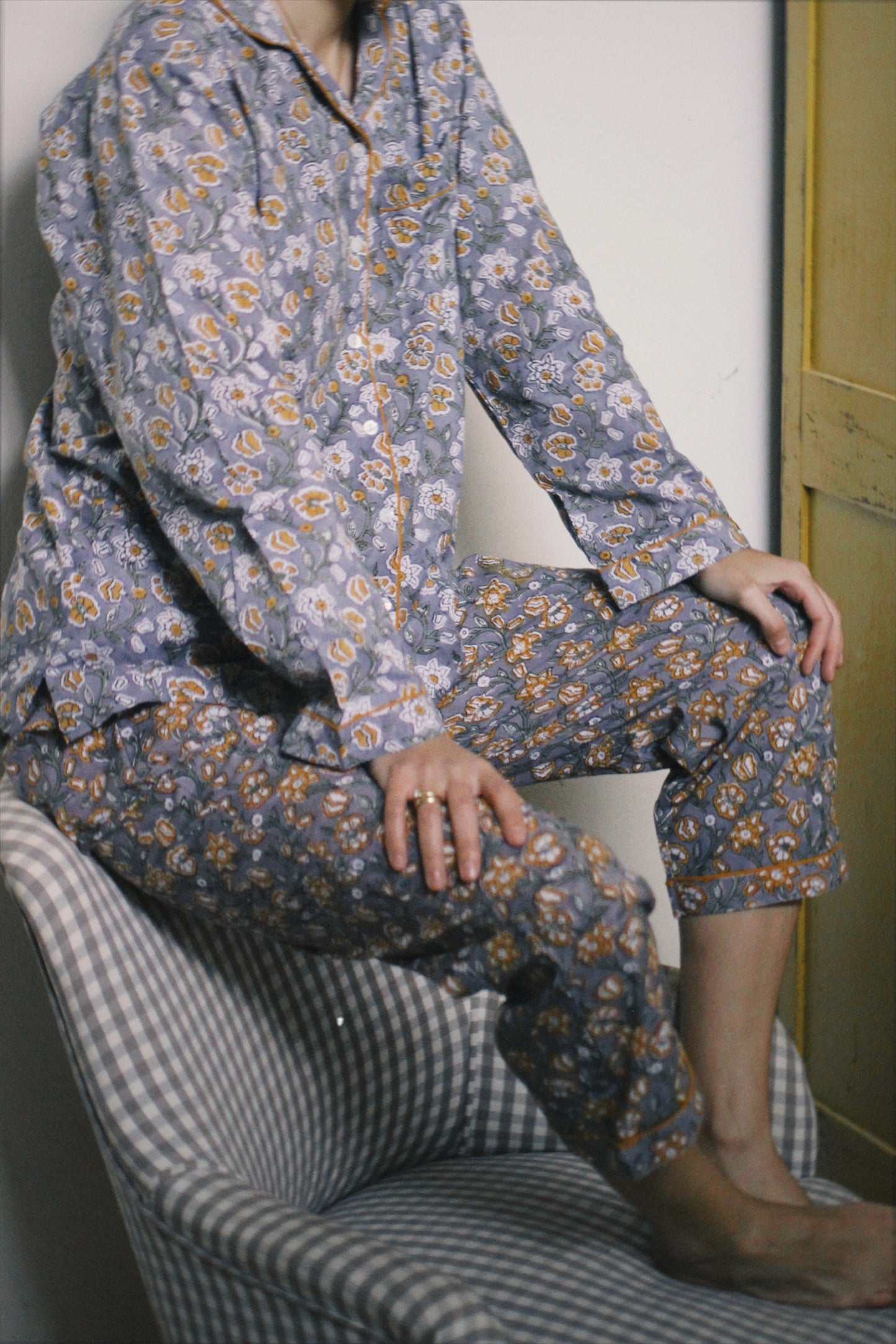 GRAY BLOCK PRINT LONG SLEEVE PAJAMAS