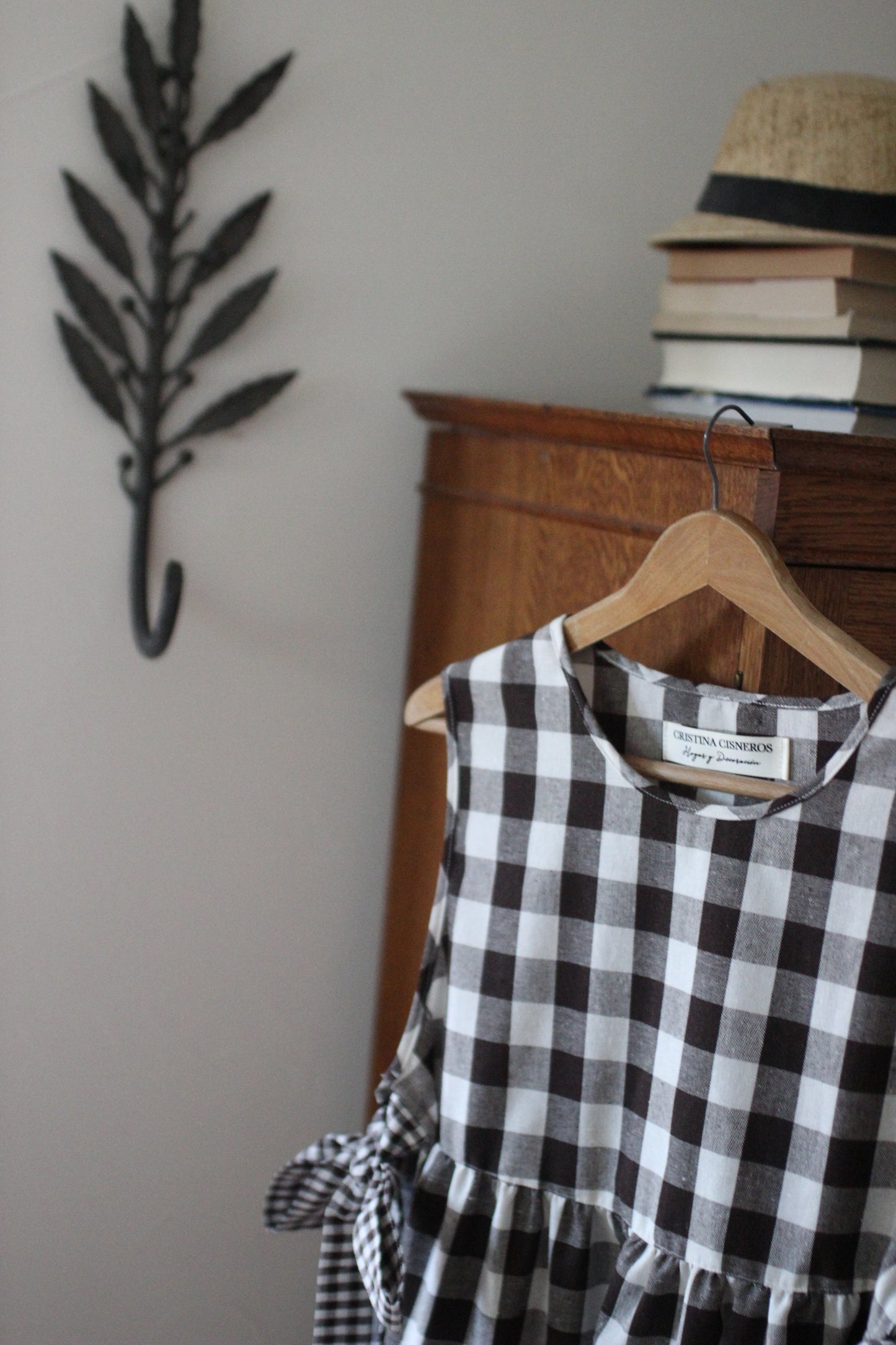 BROWN VICHY LINEN APRON WITH BOW