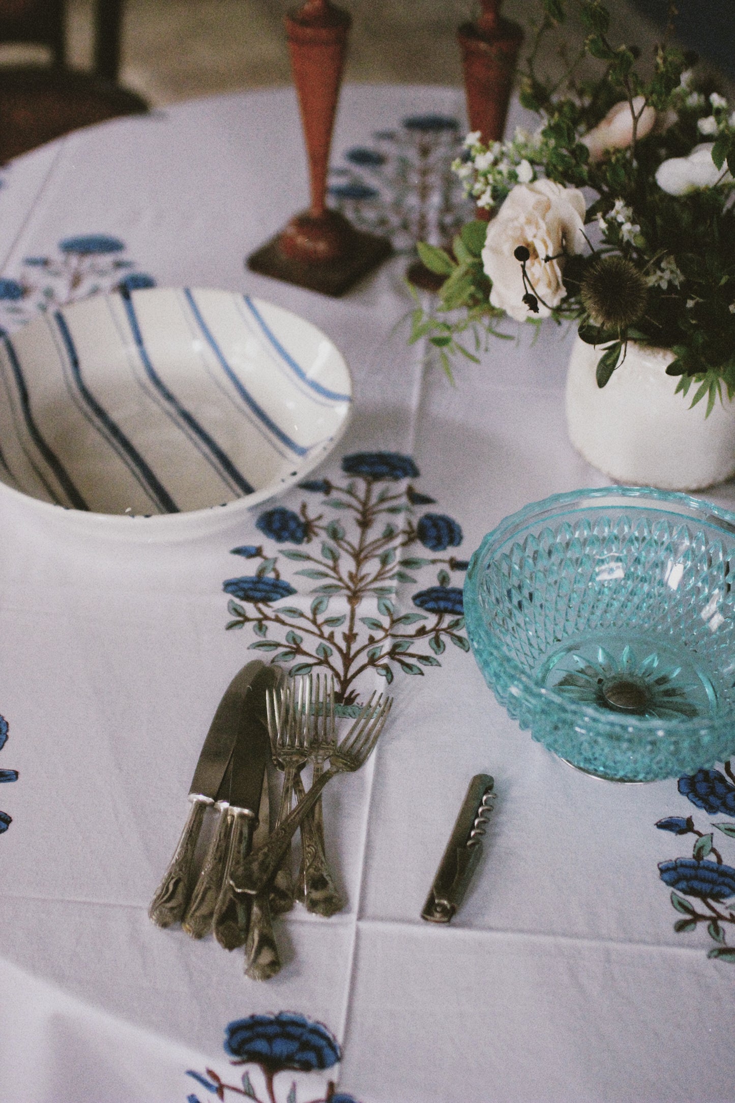 FLORAL TABLECLOTH BLOCK PRINT WHITE SKY BLUE