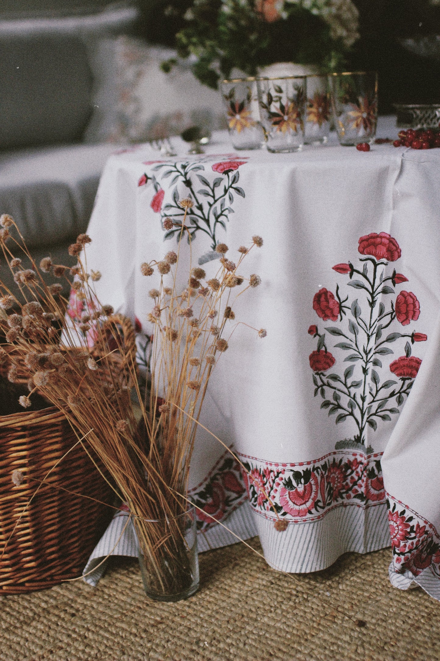 FLORAL TABLECLOTH BLOCK PRINT WHITE PINK