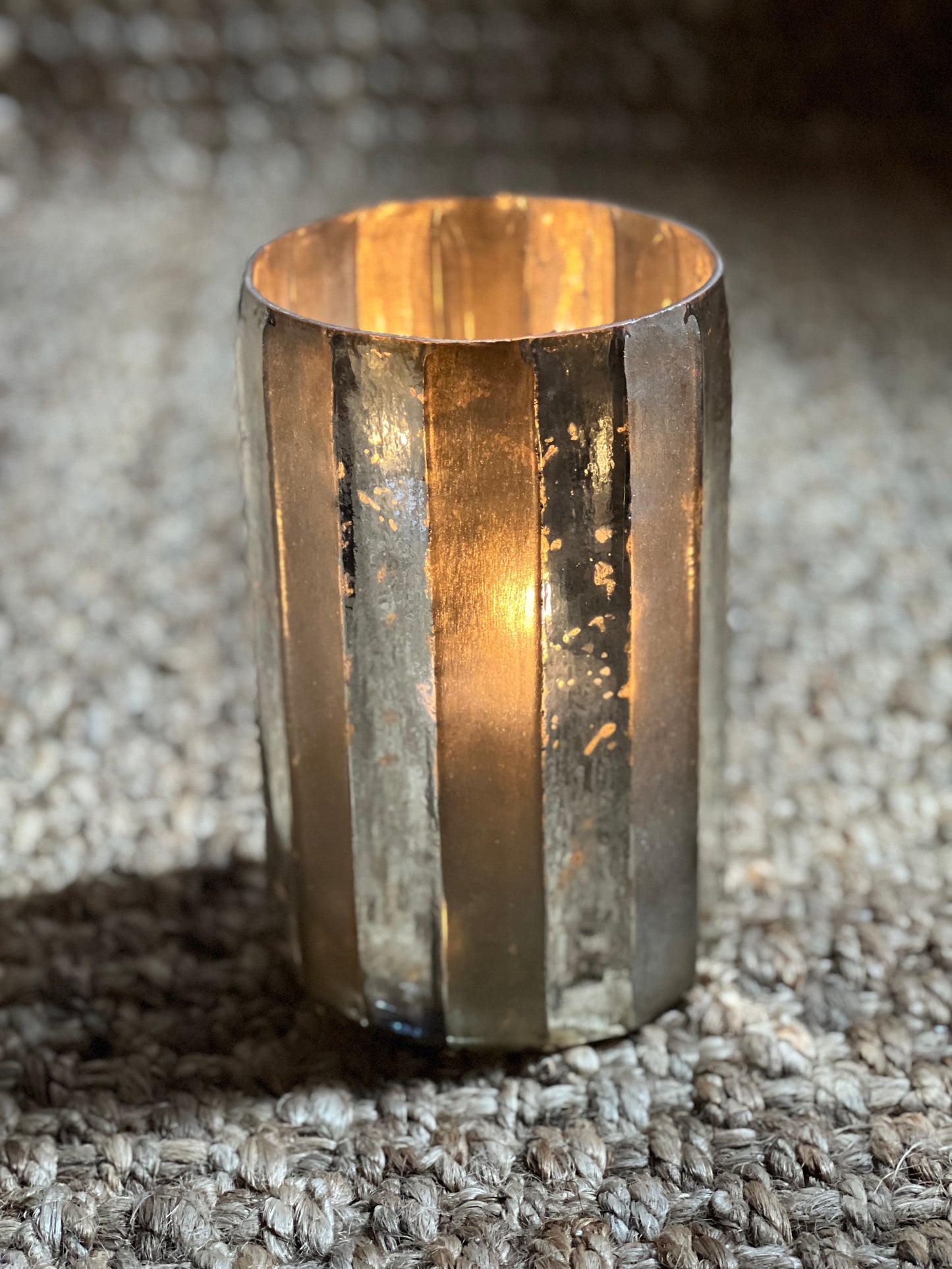 CRYSTAL VASE WITH GOLD WHITE STRIPES