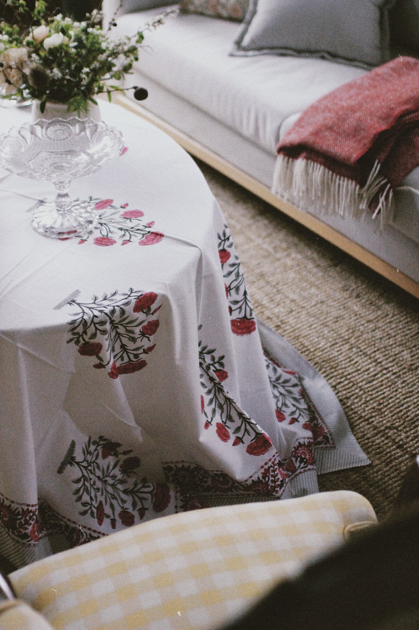 FLORAL TABLECLOTH BLOCK PRINT WHITE PINK