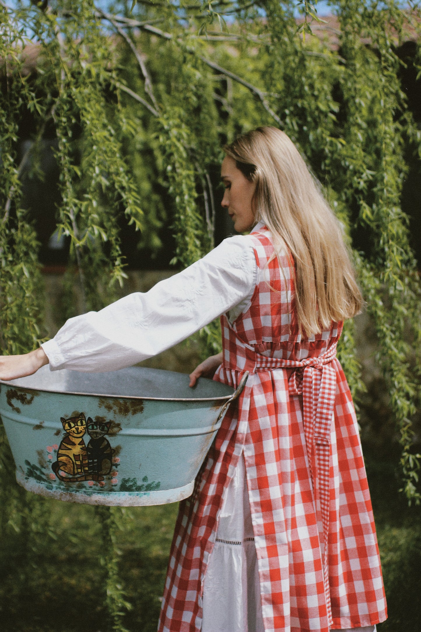 RED VICHY LINEN APRON WITH BOW