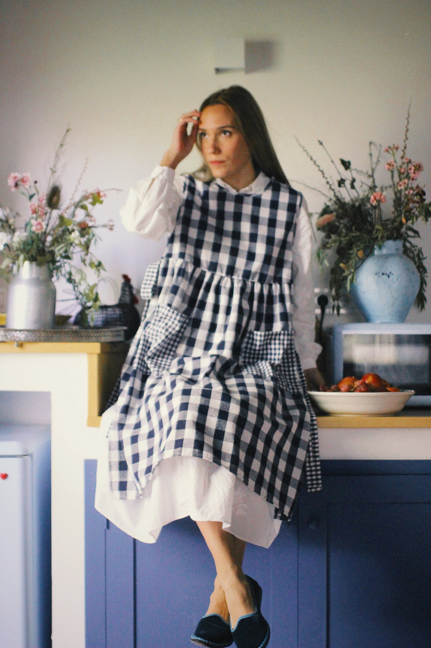 BLUE VICHY LINEN APRON WITH BOW
