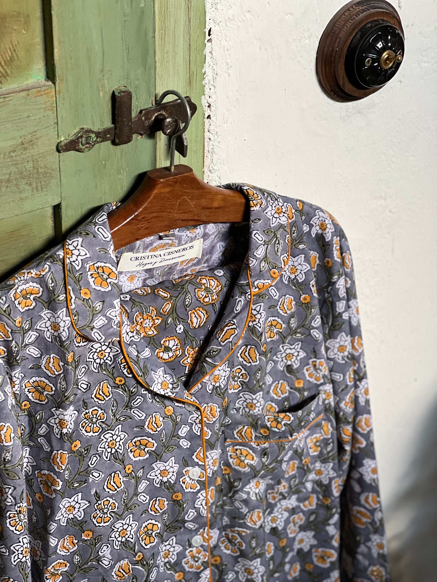 GRAY BLOCK PRINT LONG SLEEVE PAJAMAS