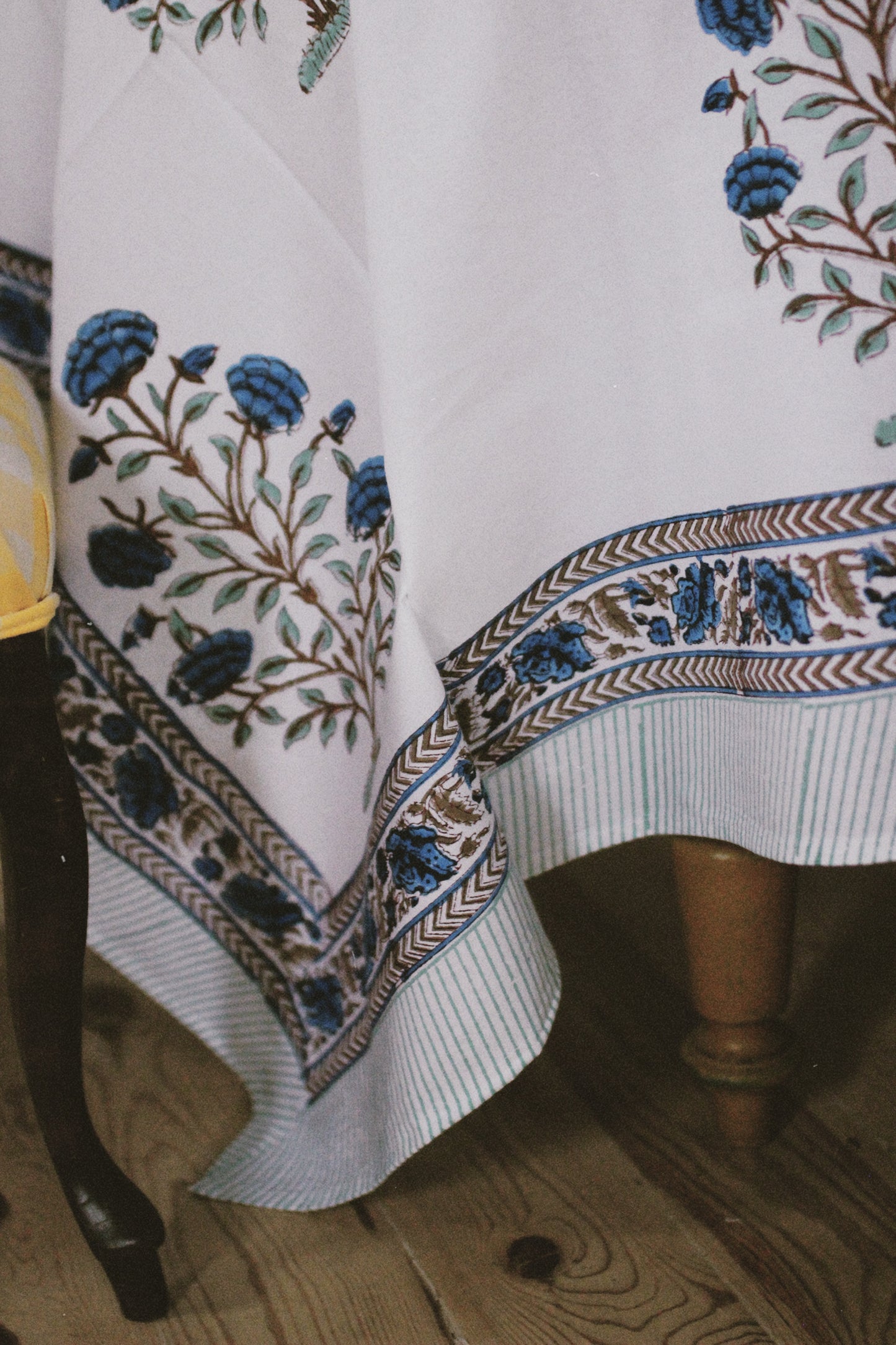 FLORAL TABLECLOTH BLOCK PRINT WHITE SKY BLUE