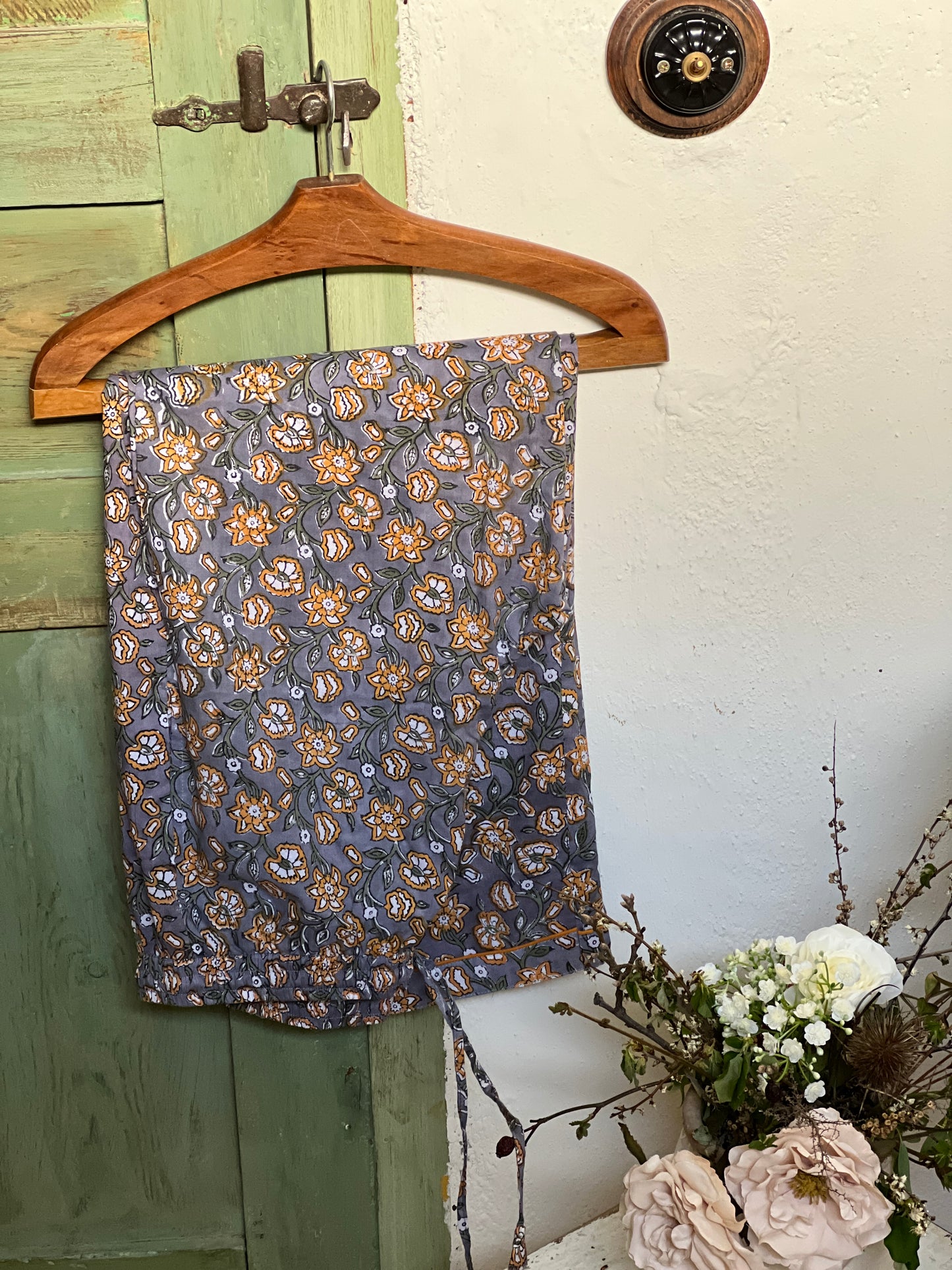 GRAY BLOCK PRINT LONG SLEEVE PAJAMAS