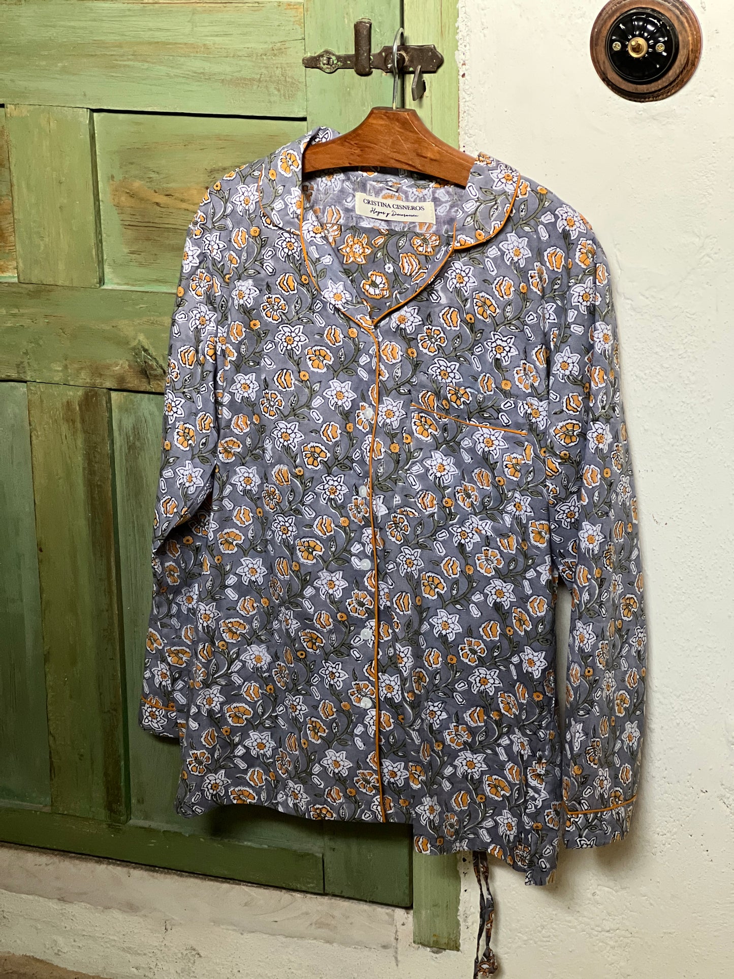 GRAY BLOCK PRINT LONG SLEEVE PAJAMAS