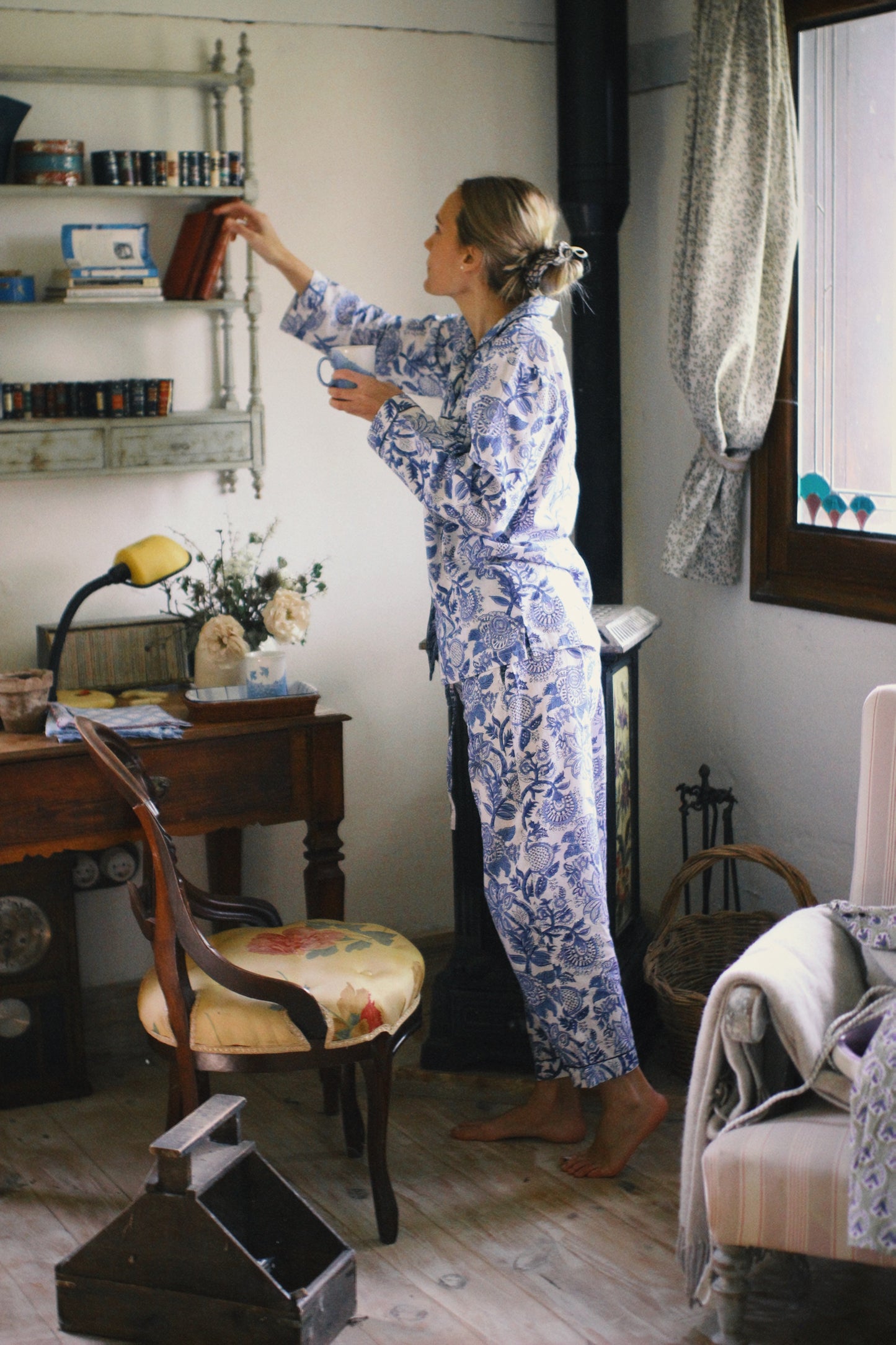 BLUE FLORAL BLOCK PRINT LONG SLEEVE PAJAMAS
