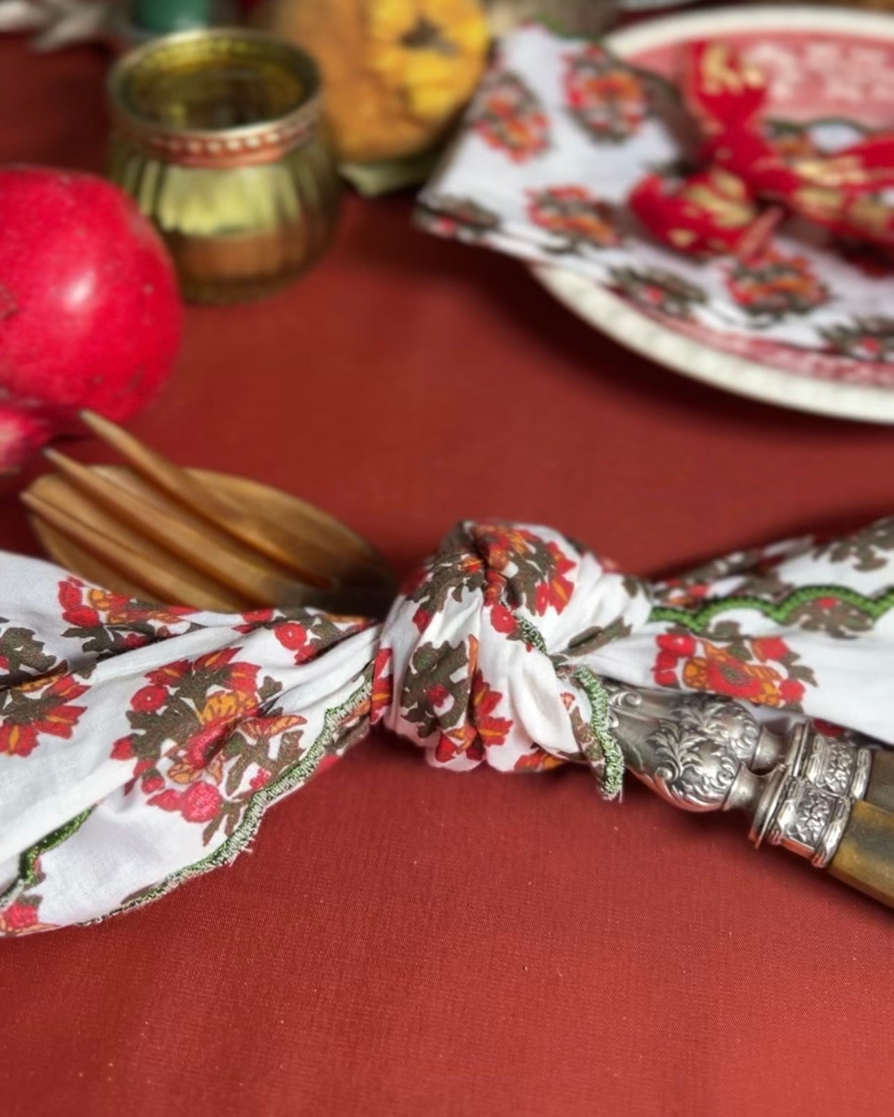 VINTAGE SALAD CUTLERY