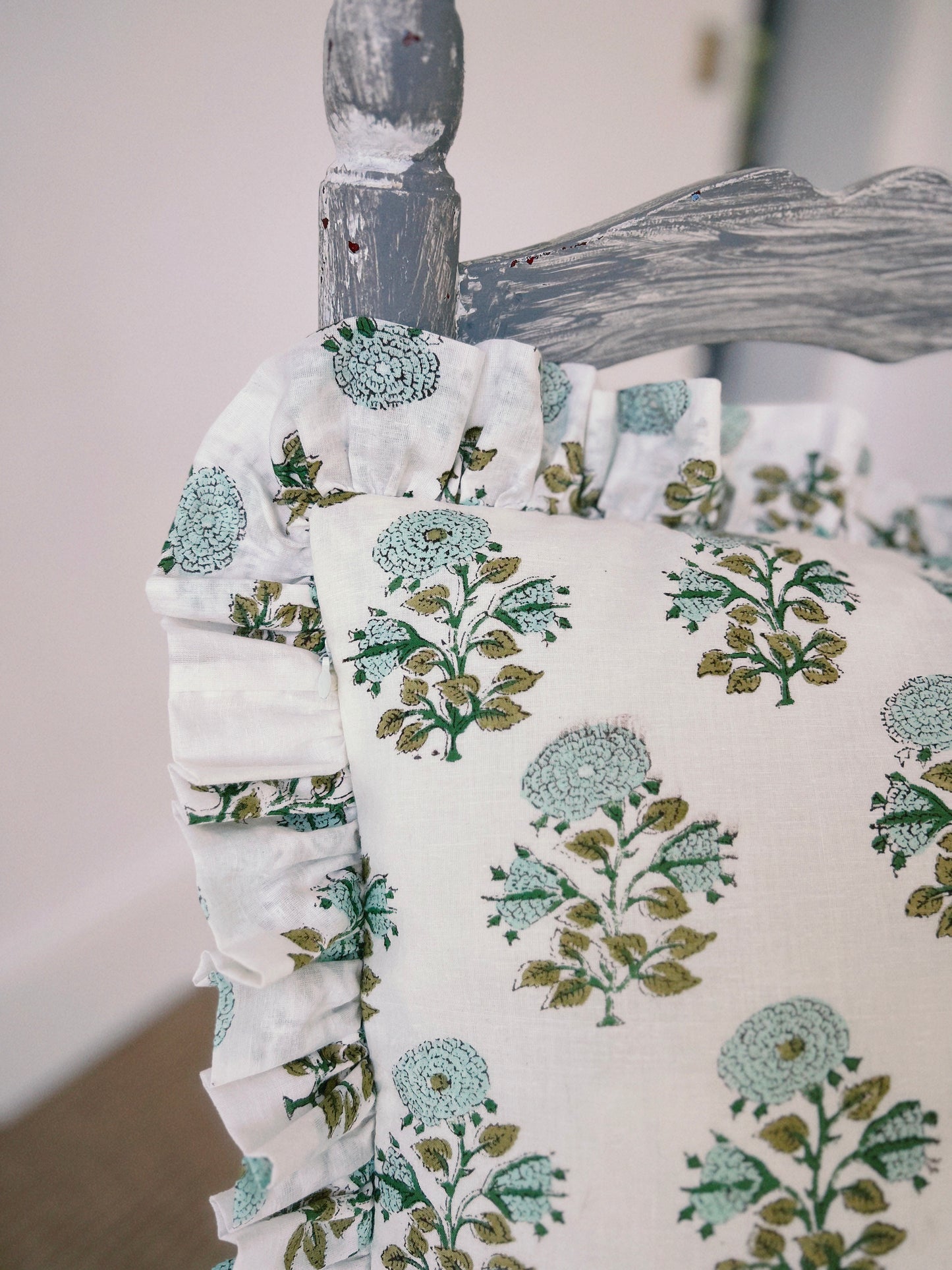 CUSHION RUFFLES BLOCK PRINT FLORAL GREEN WHITE