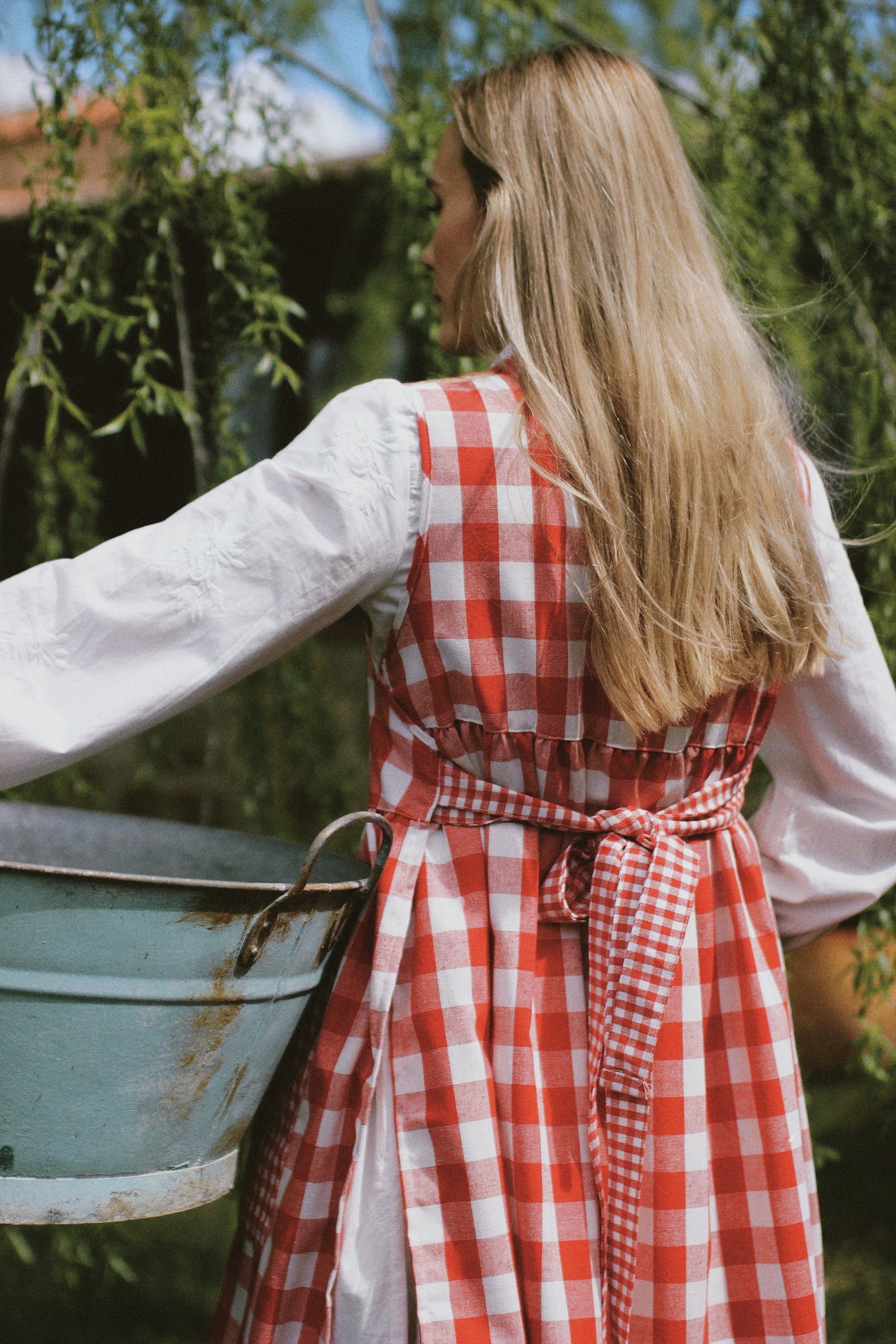 RED VICHY LINEN APRON WITH BOW