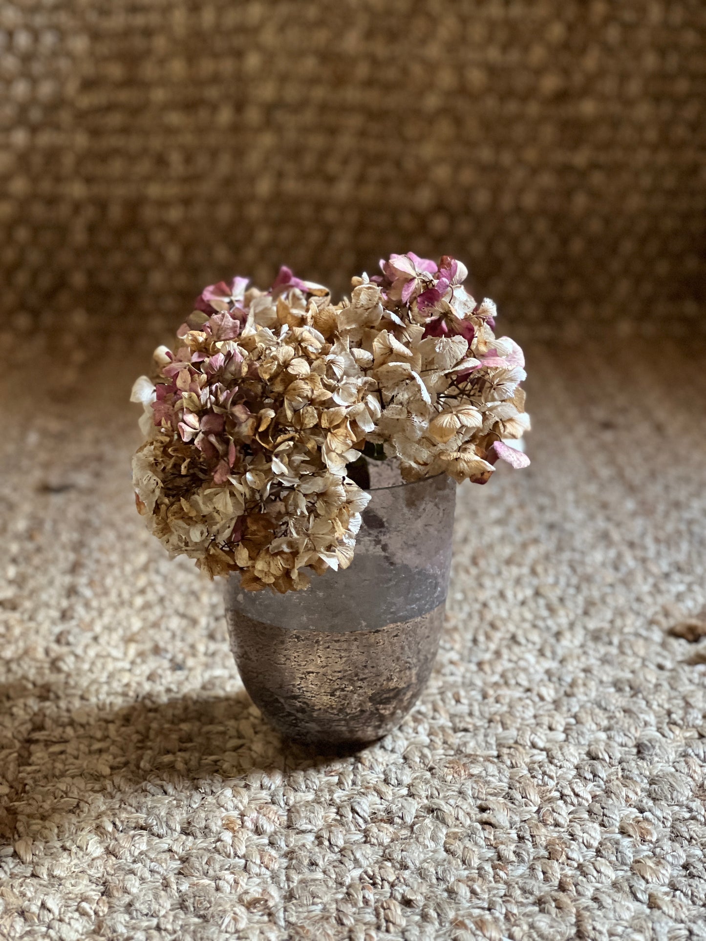 CRYSTAL VASE WITH TRANSPARENT GOLD RUSTIC FINISH