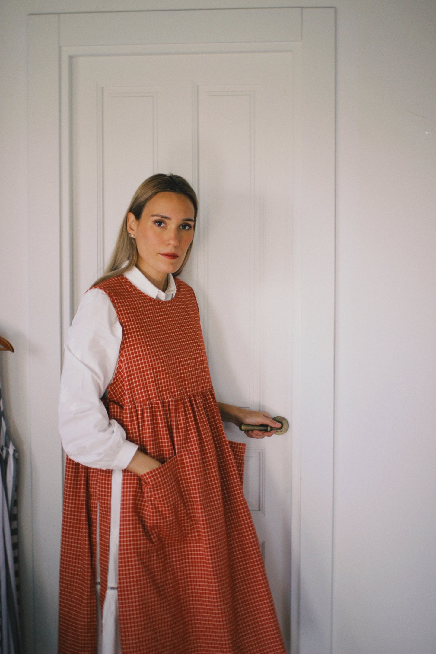 RED CHECKED COTTON APRON WITH BOW