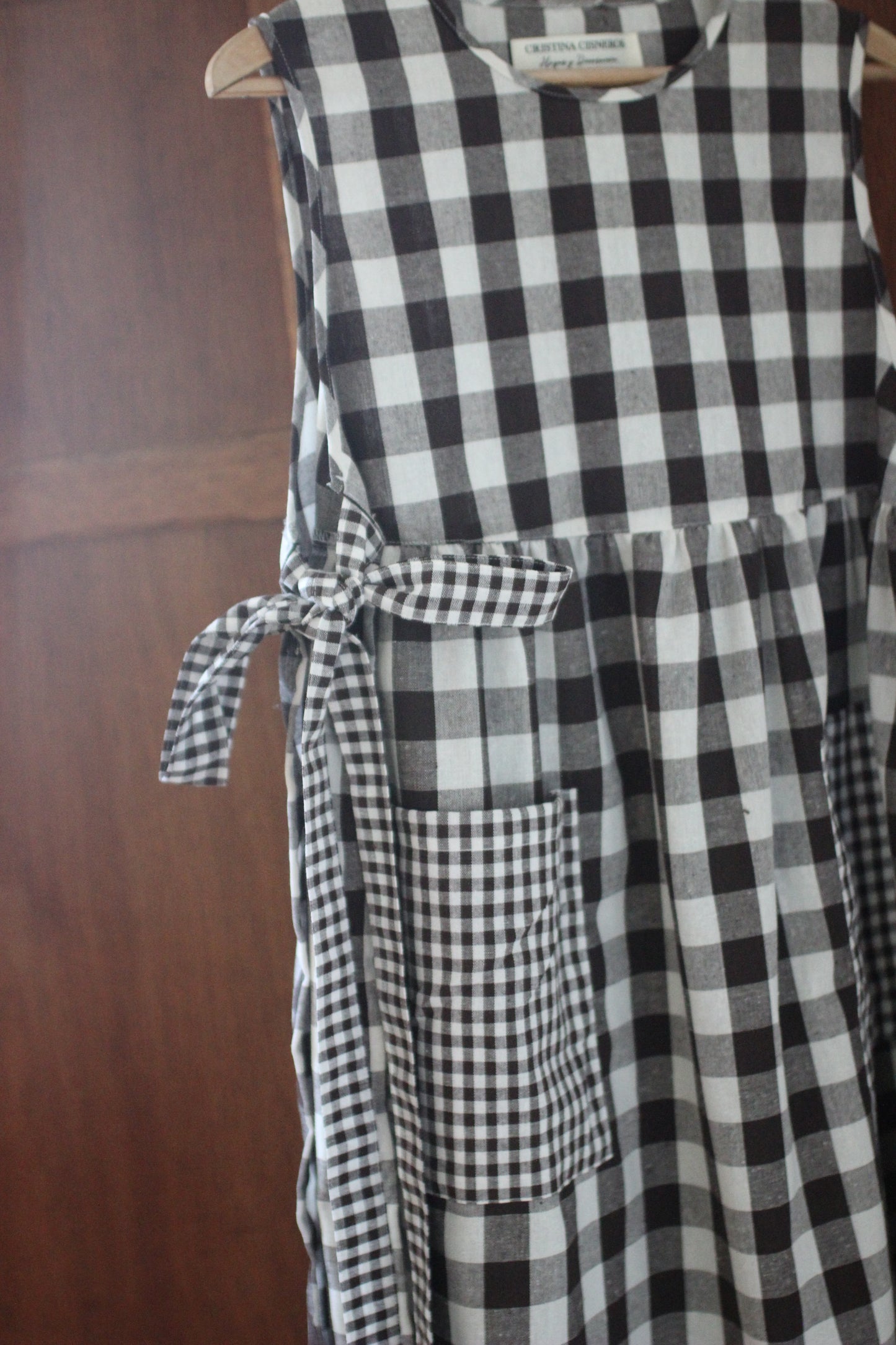 BROWN VICHY LINEN APRON WITH BOW