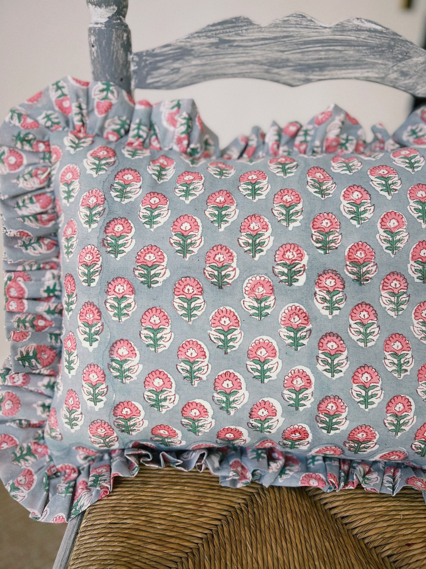 RUFFLE CUSHION BLOCK PRINT FLORAL GREY PINK