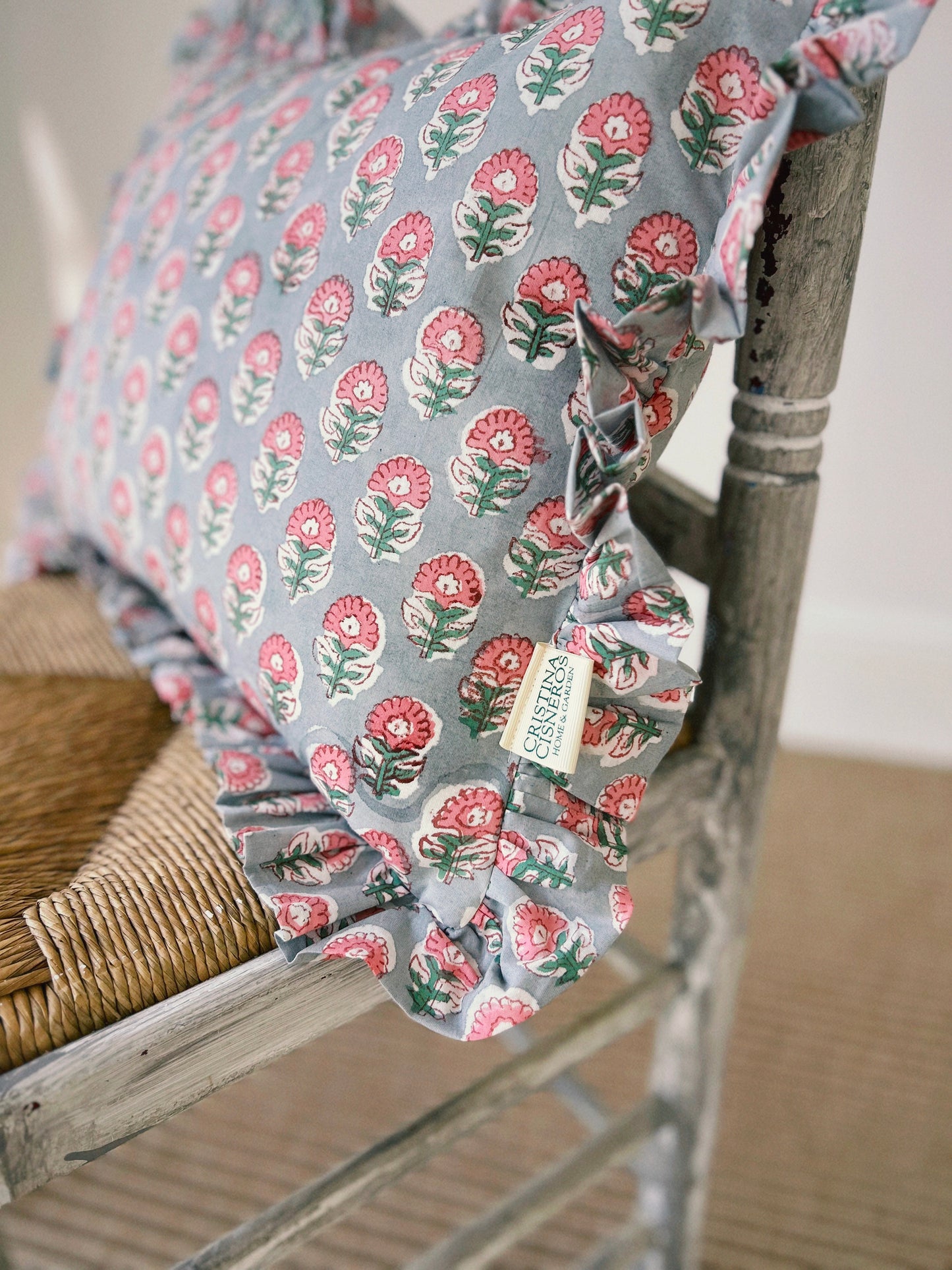 RUFFLE CUSHION BLOCK PRINT FLORAL GREY PINK