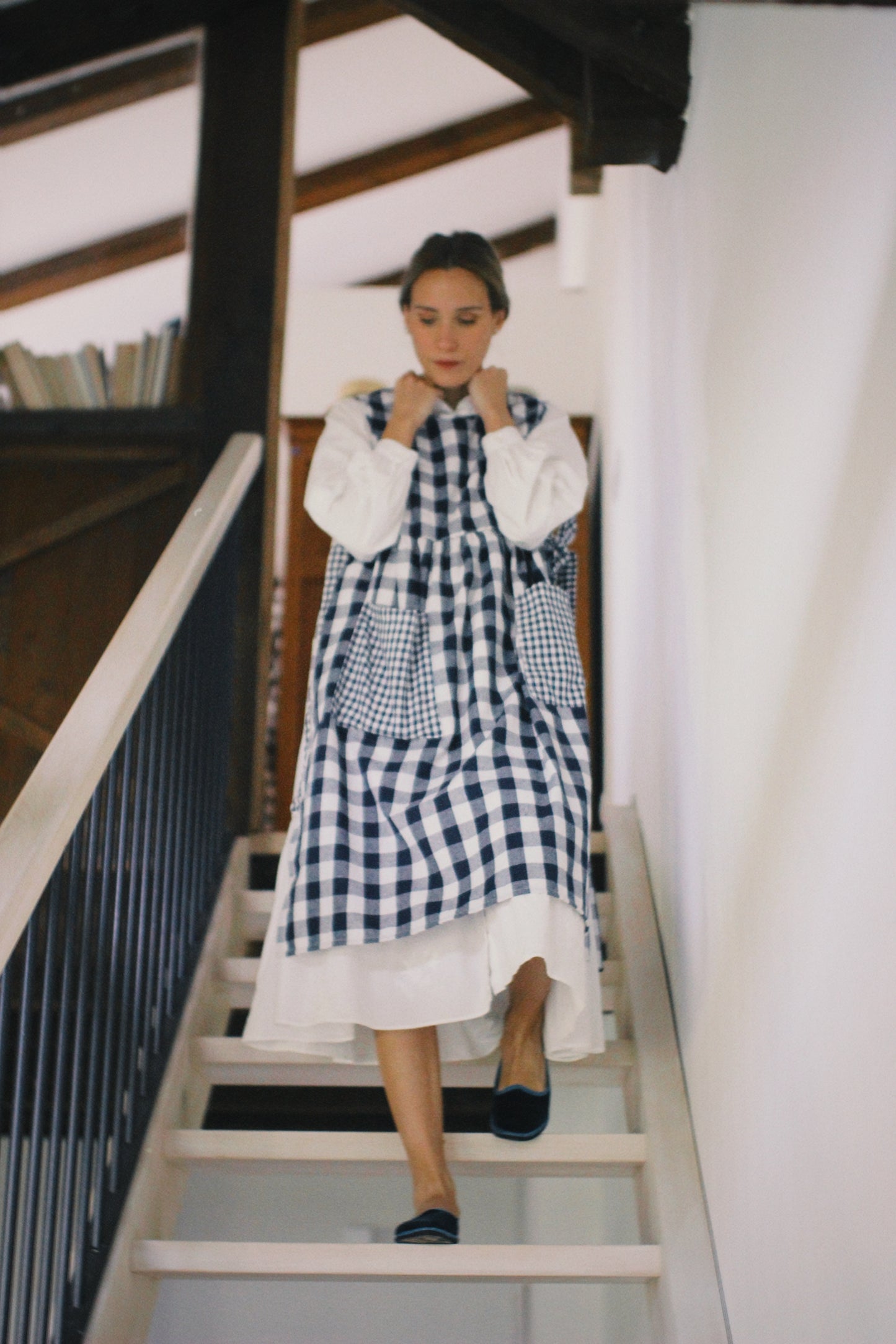 BLUE VICHY LINEN APRON WITH BOW