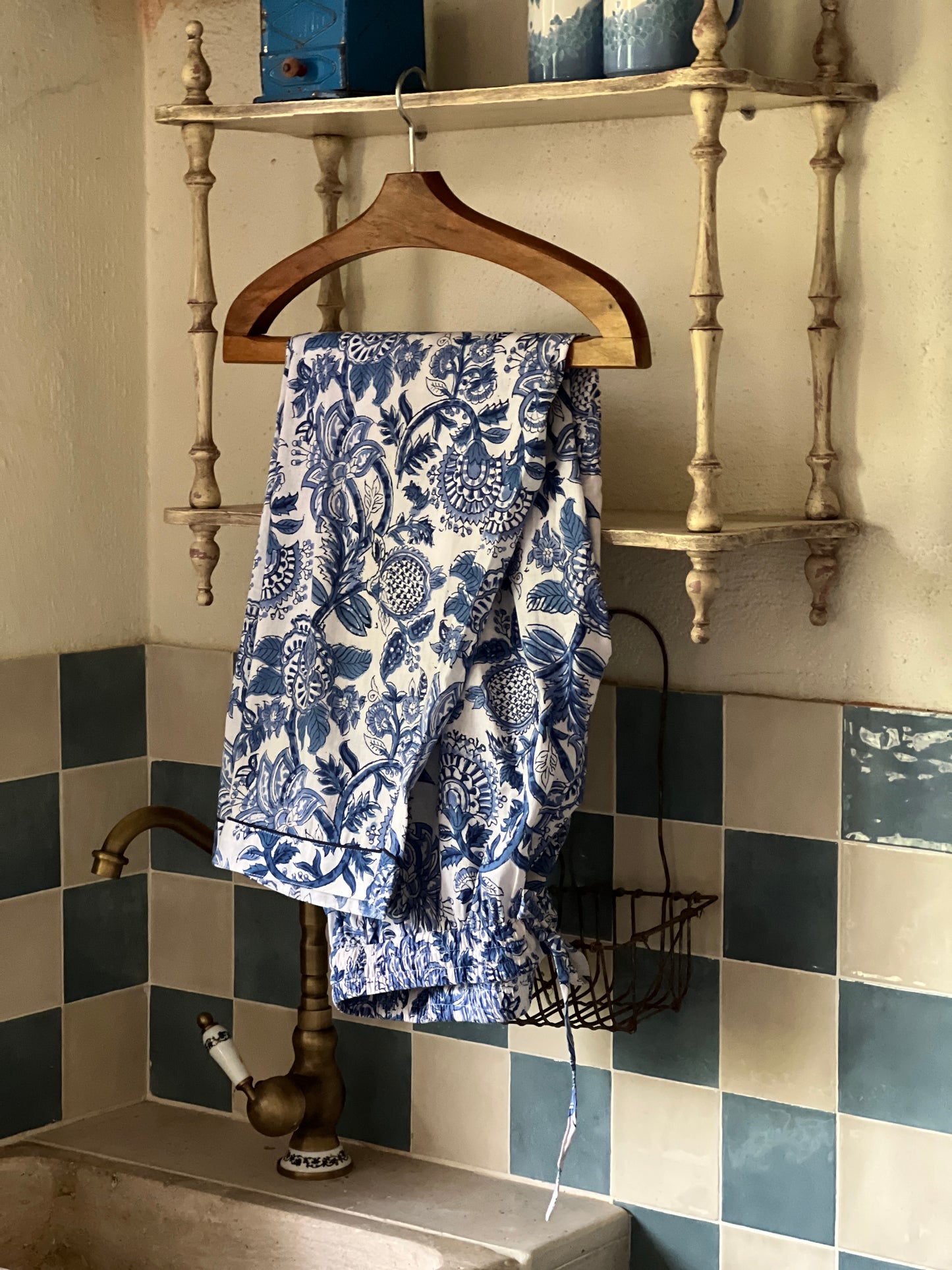 BLUE FLORAL BLOCK PRINT LONG SLEEVE PAJAMAS