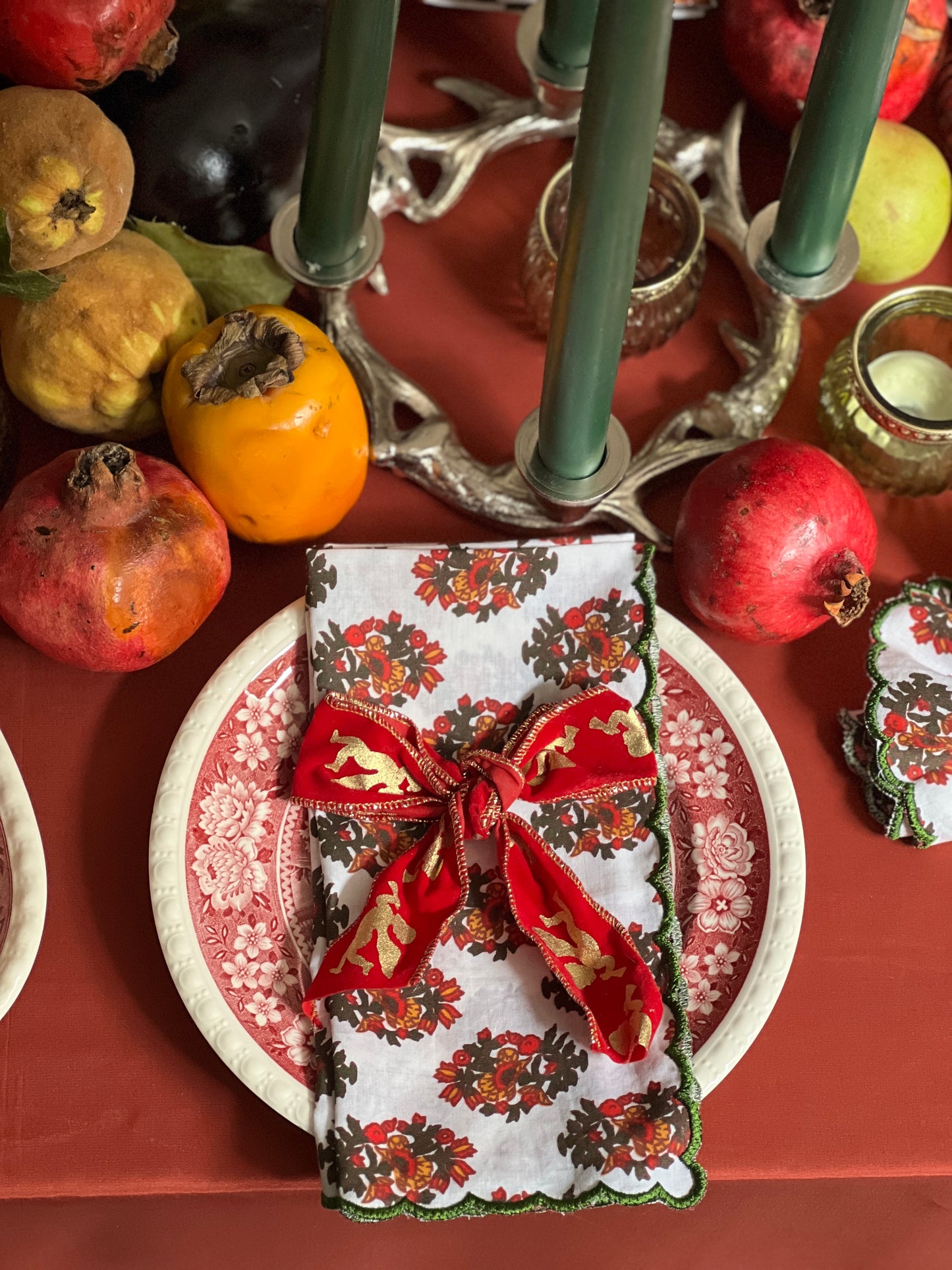 SET OF 2 BLOCK PRINT COTTON NAPKINS WITH WAVE FESTON WHITE RED