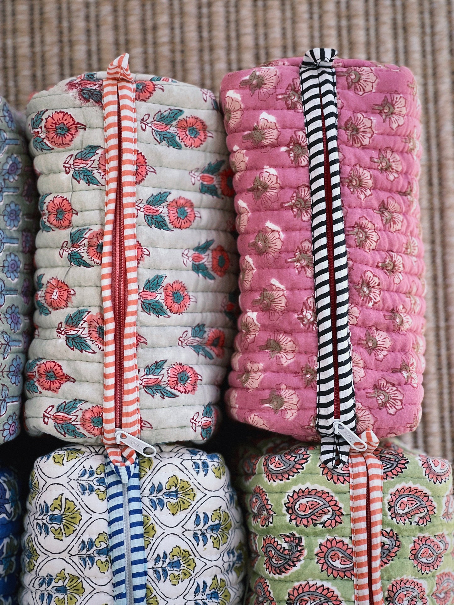 GREEN FLORAL BLOCK PRINT TOILETRY BAG