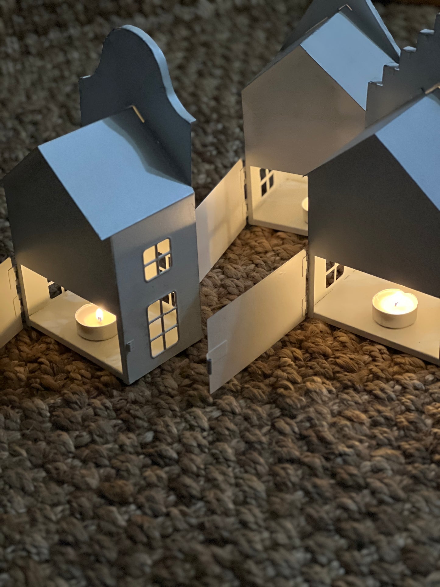 METALLIC HOUSE LANTERN WHITE CHRISTMAS ORNAMENT