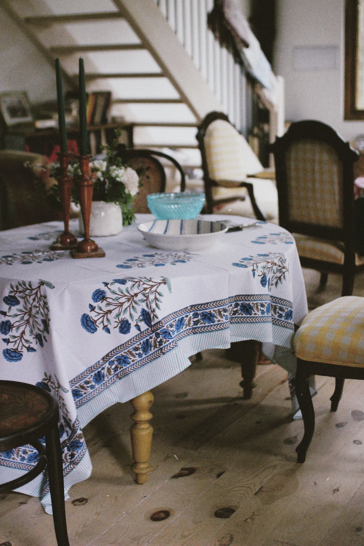 FLORAL TABLECLOTH BLOCK PRINT WHITE SKY BLUE