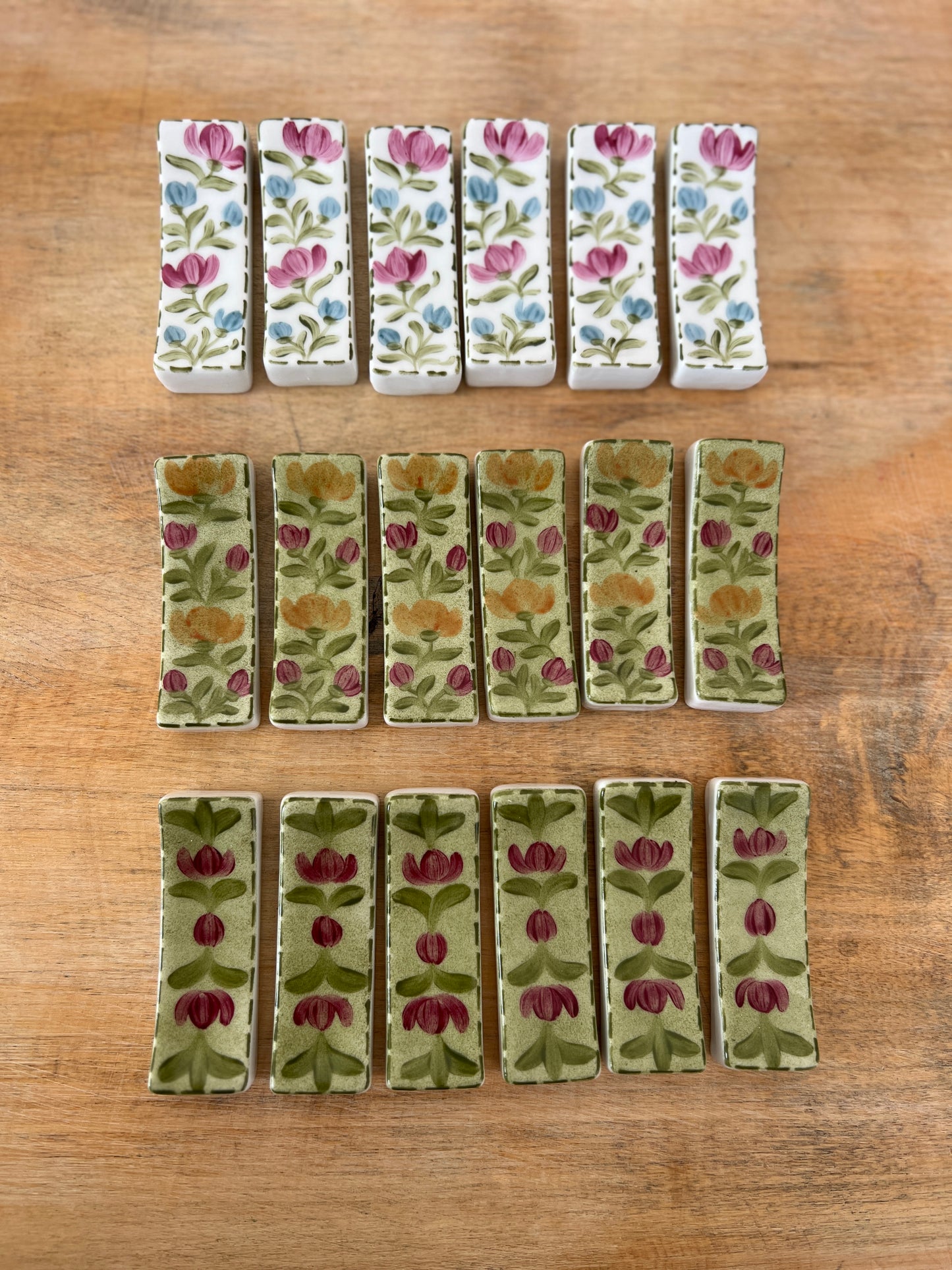 HAND PAINTED PORCELAIN CUTLERY REST