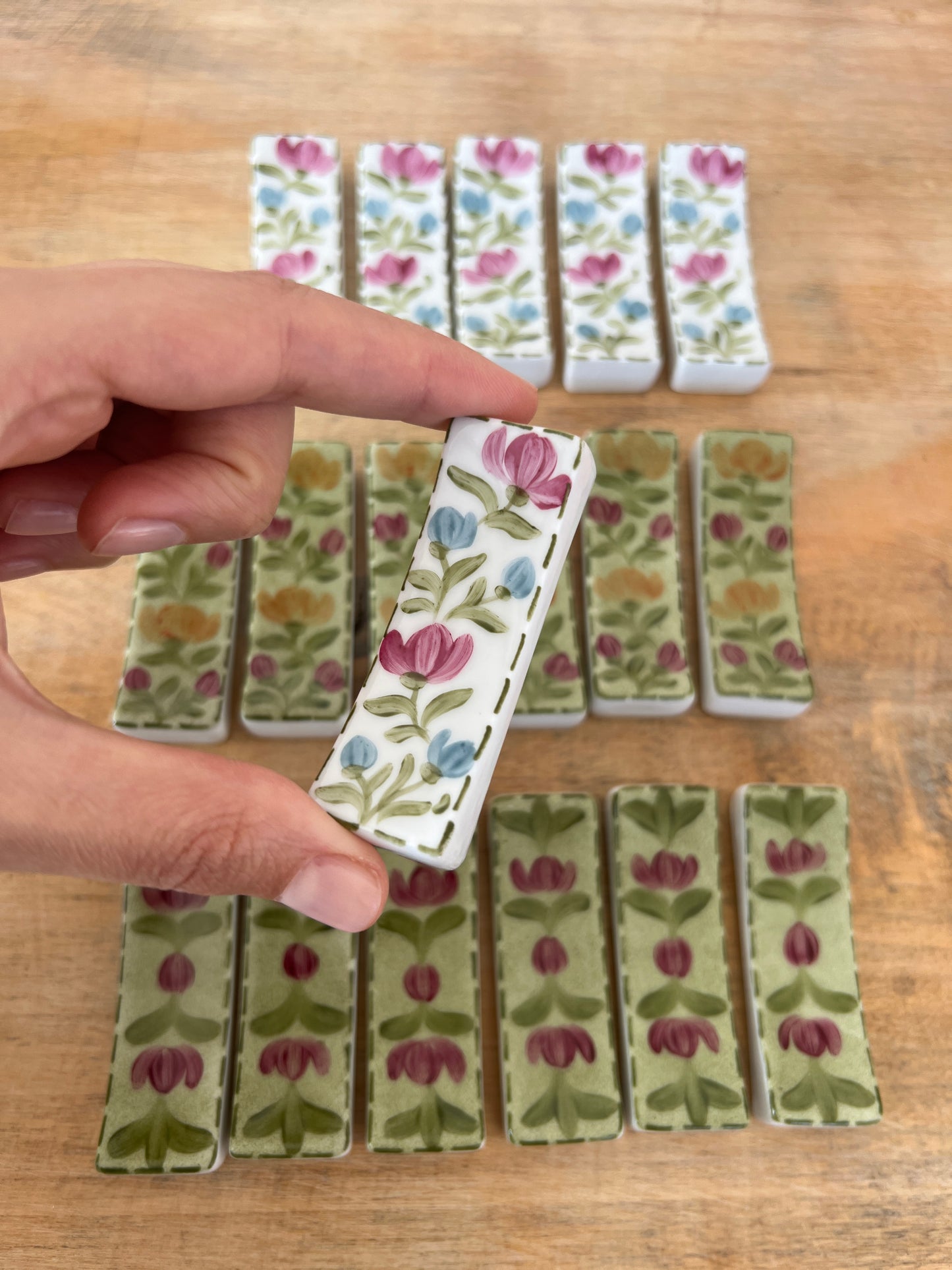 HAND PAINTED PORCELAIN CUTLERY REST