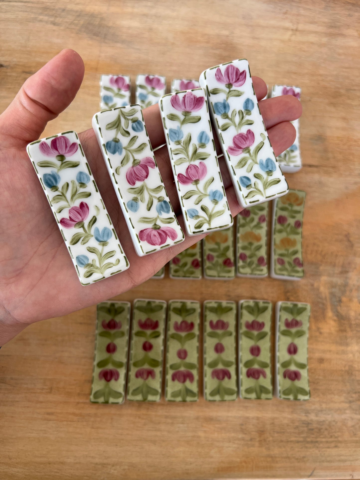 HAND PAINTED PORCELAIN CUTLERY REST