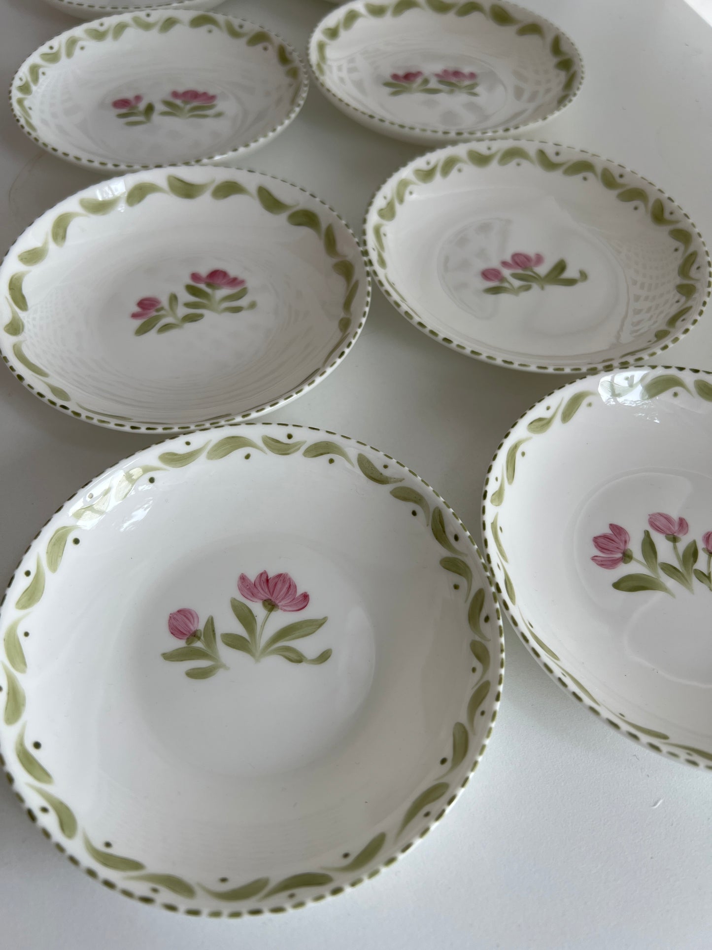 HAND PAINTED PORCELAIN CUTLERY REST