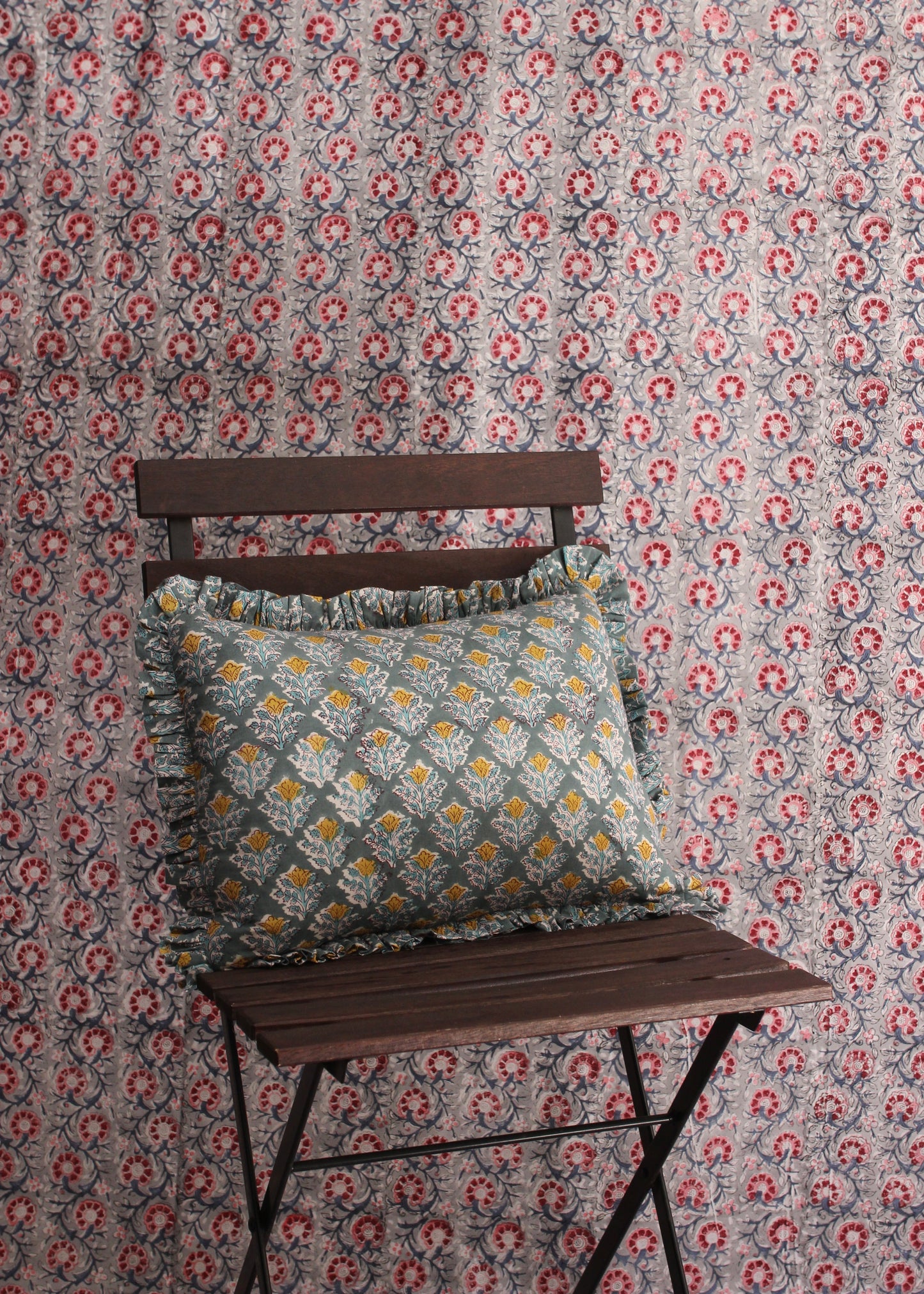 COJÍN VOLANTES BLOCK PRINT FLORAL