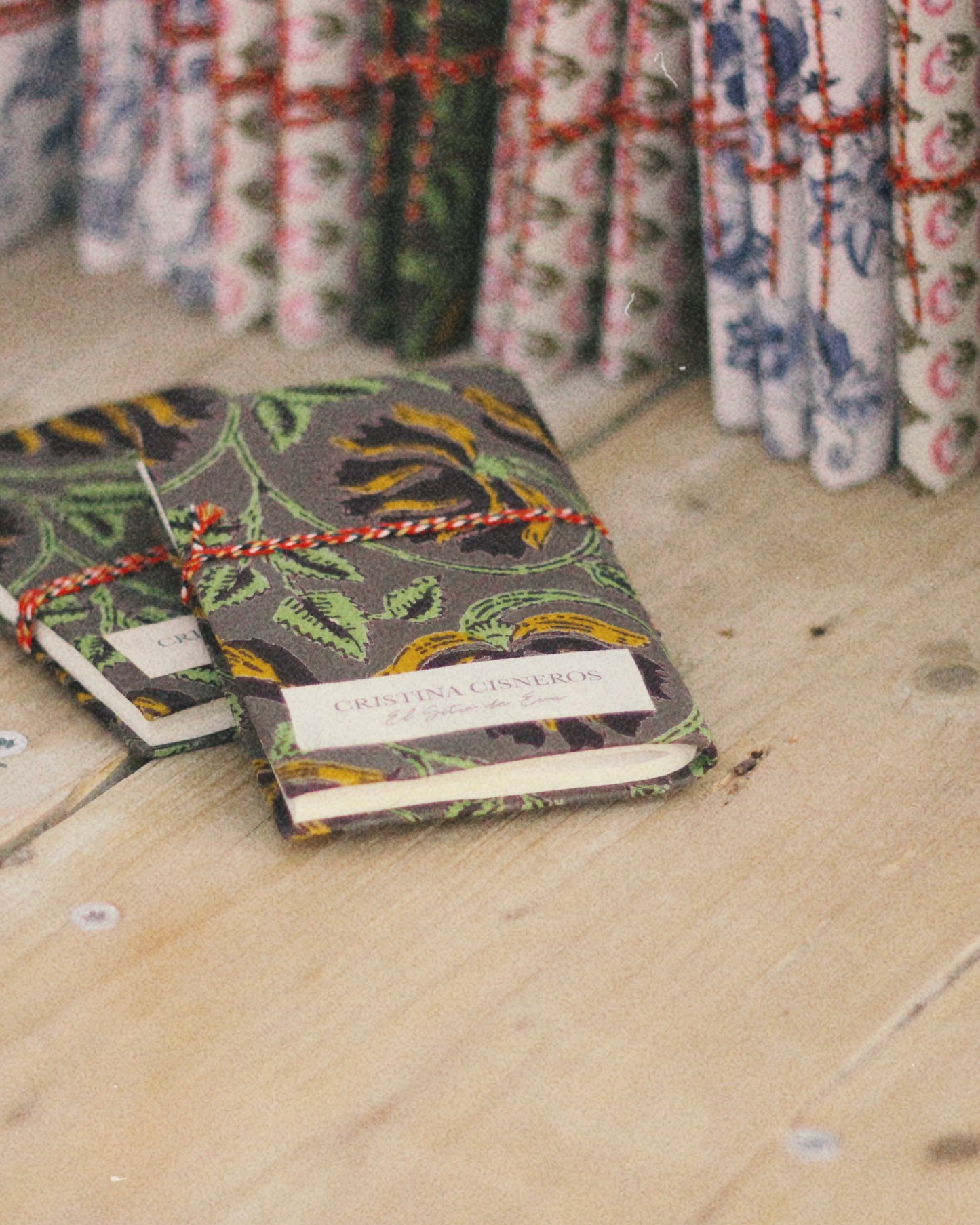 LINED NOTEBOOK IN WHITE GREEN GRAY