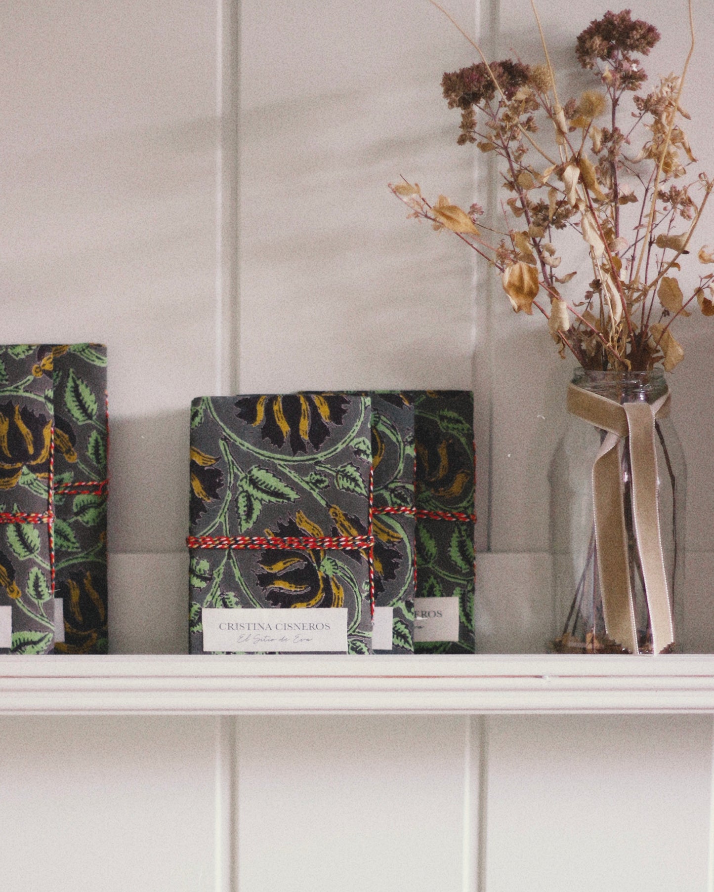 LINED NOTEBOOK IN WHITE GREEN GRAY