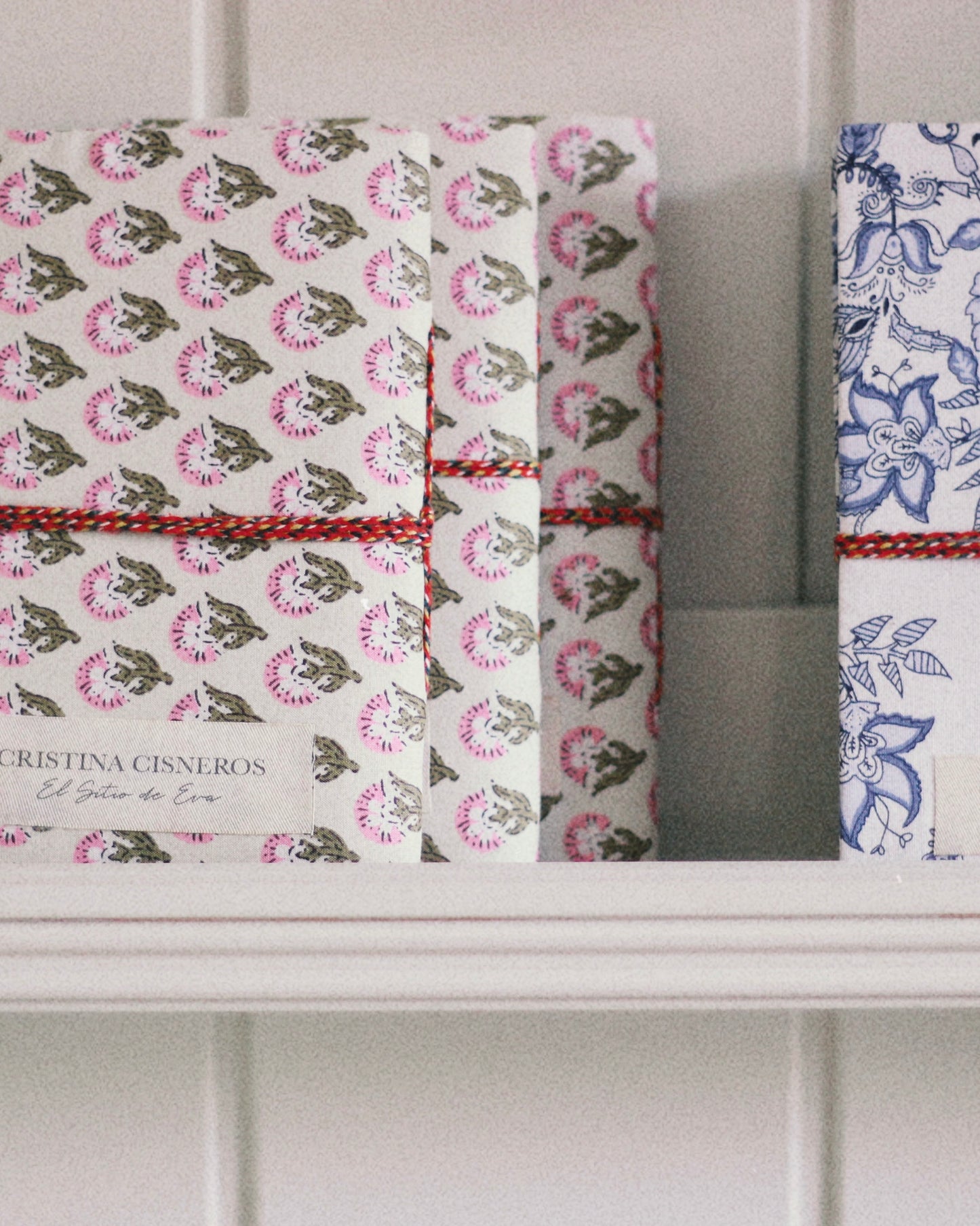 LINED NOTEBOOK IN WHITE PINK GREEN