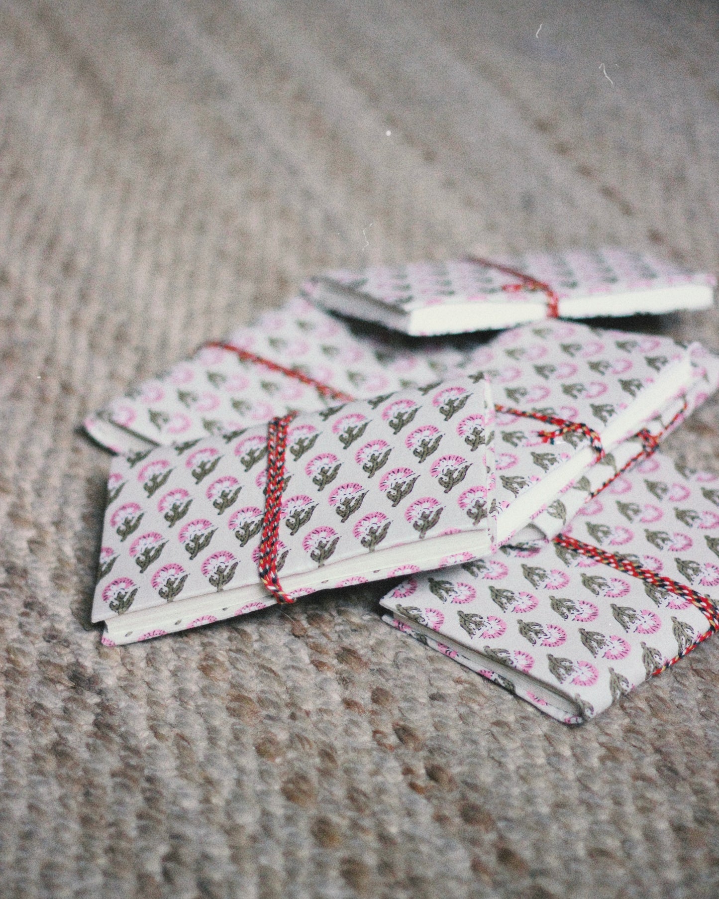 LINED NOTEBOOK IN WHITE PINK GREEN