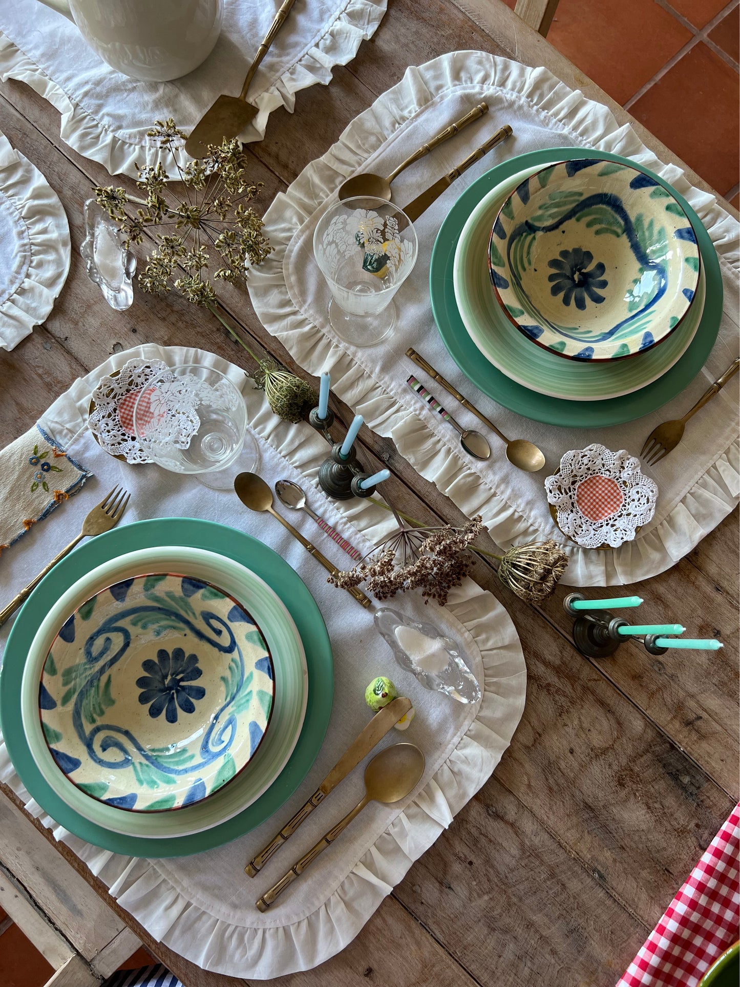 WHITE Ruffled Individual Tablecloth