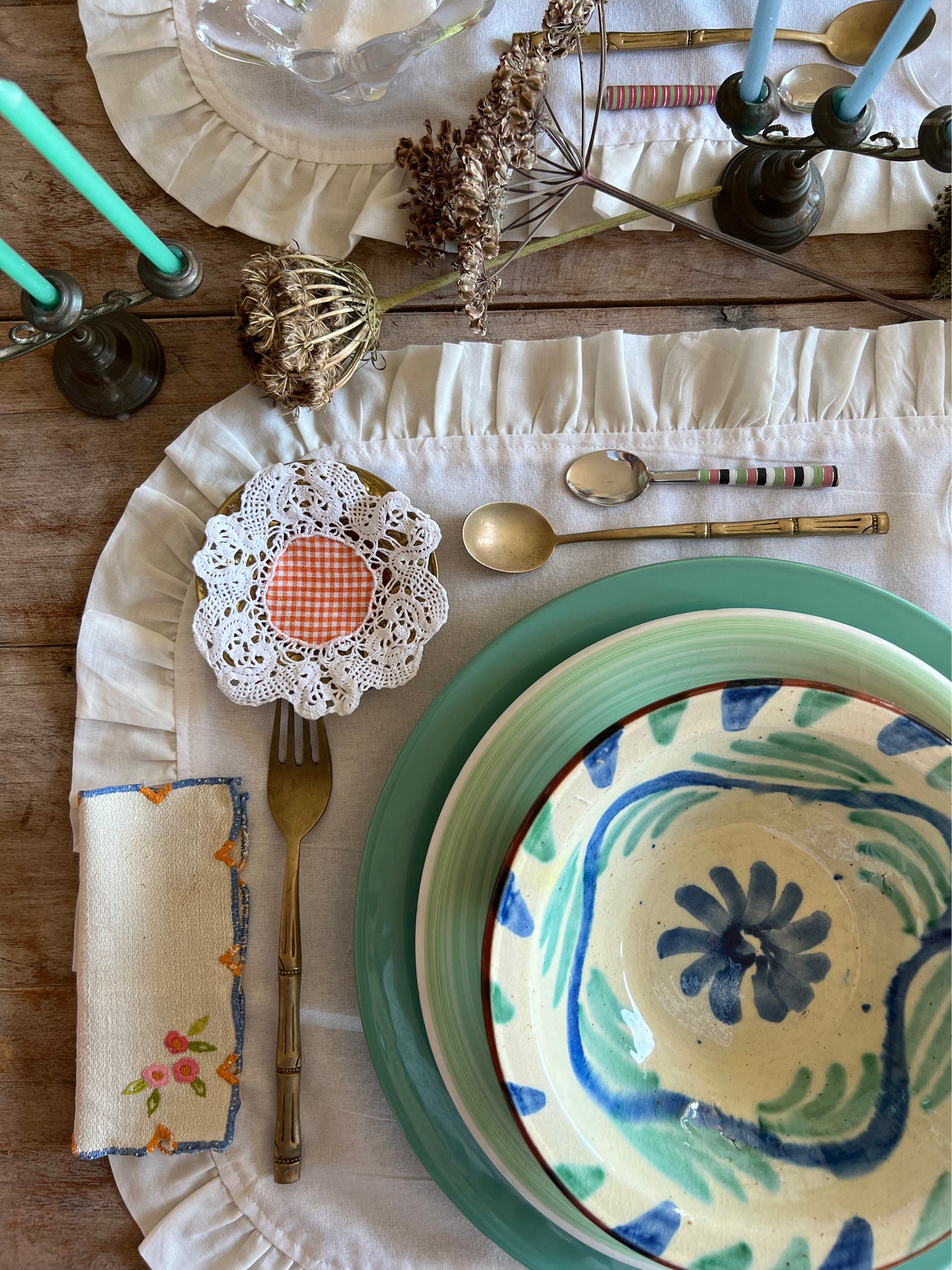 WHITE Ruffled Individual Tablecloth