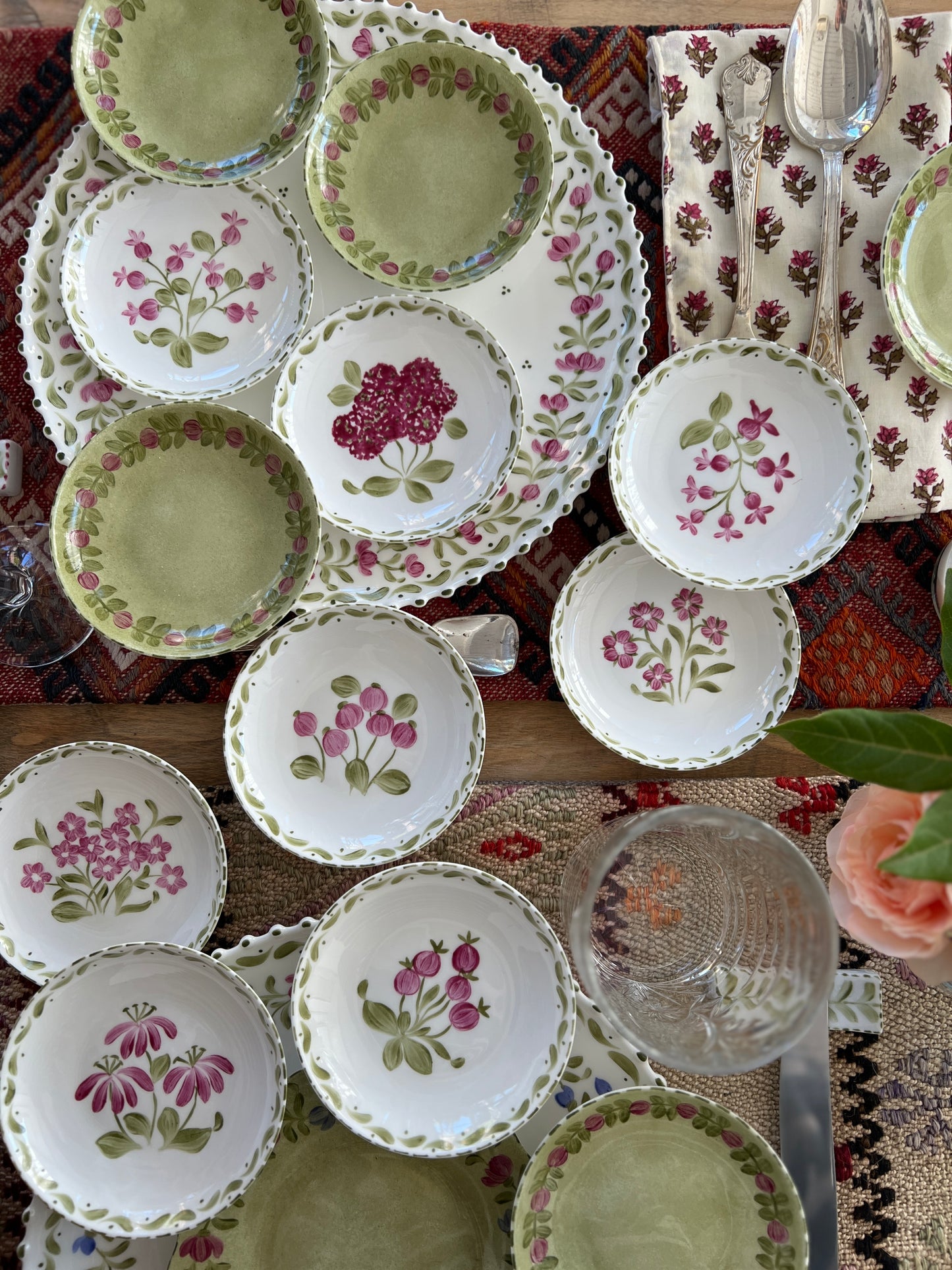 SET 6 PLATOS DE PAN PORCELANA PINTADA A MANO VERDE
