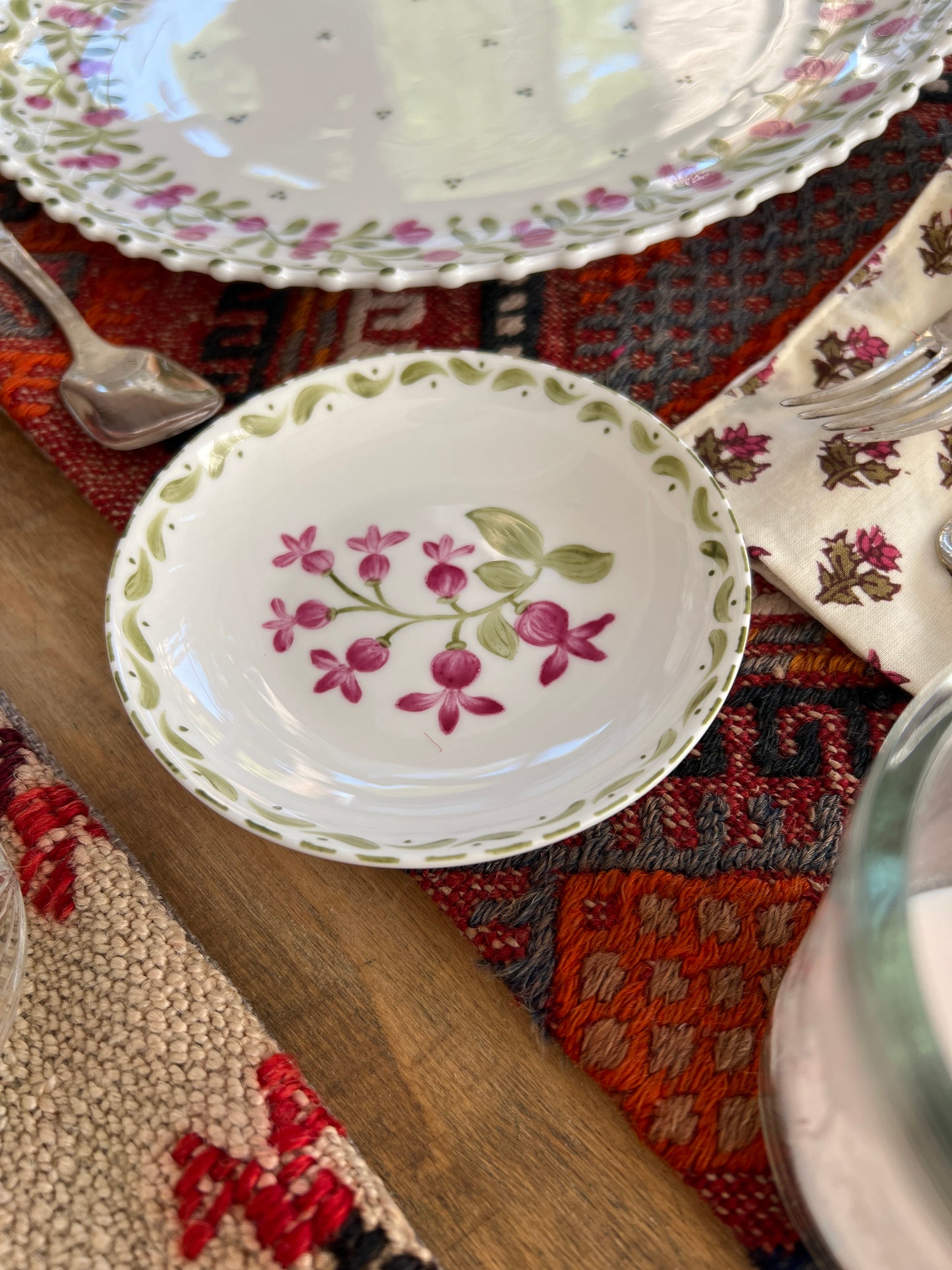 HAND PAINTED PORCELAIN CUTLERY REST