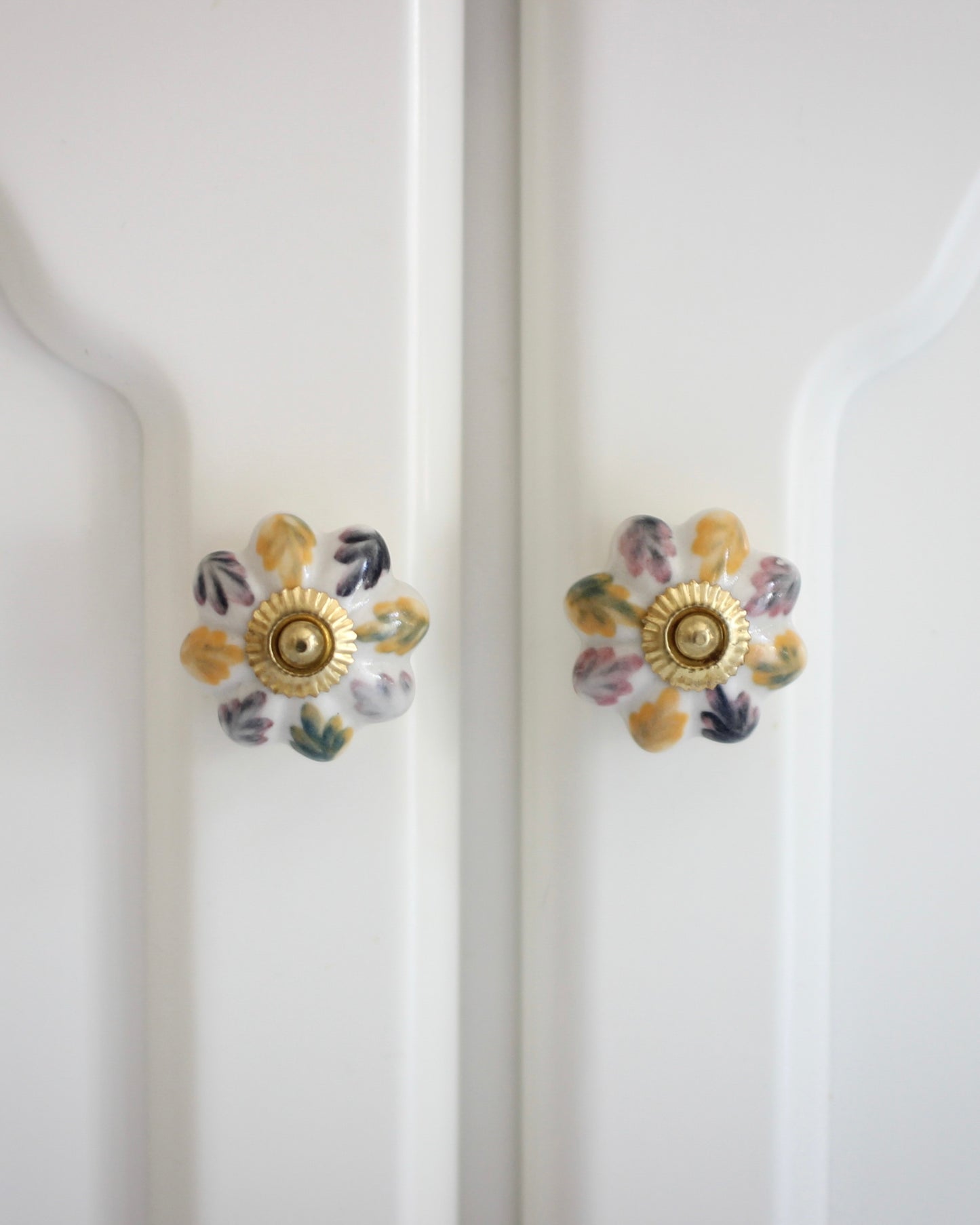 PINK YELLOW CERAMIC HANDLES