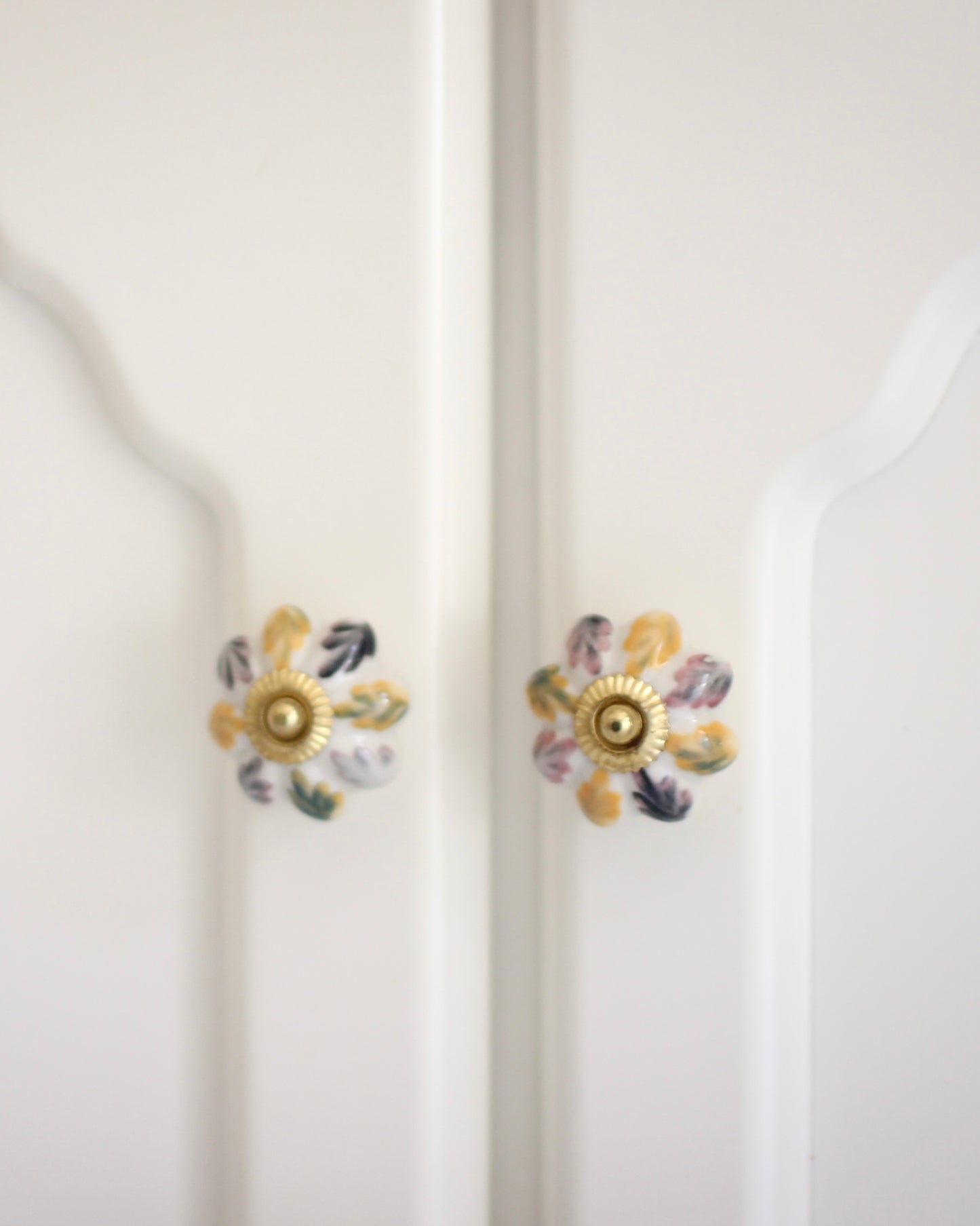 PINK YELLOW CERAMIC HANDLES