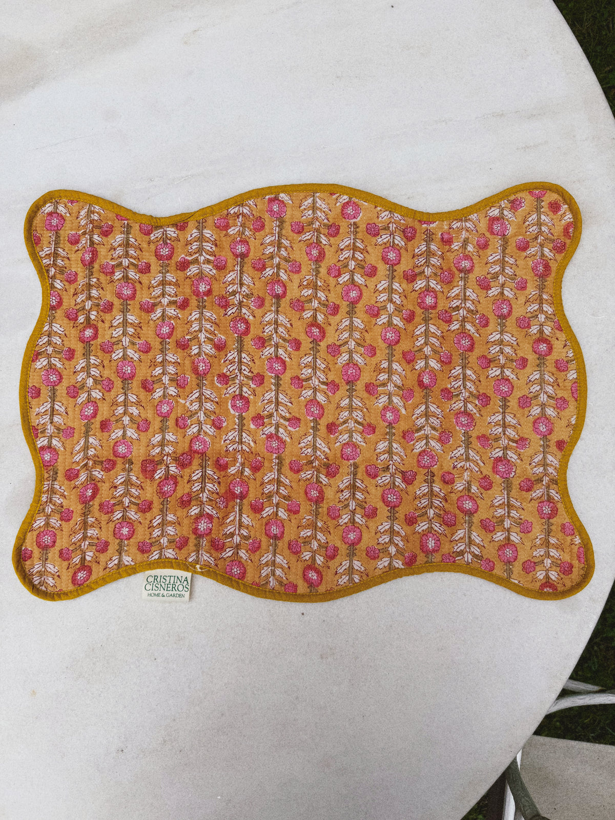 SET 2 MANTELES INDIVIDUALES ACOLCHADOS FLORAL COLOR OCRE