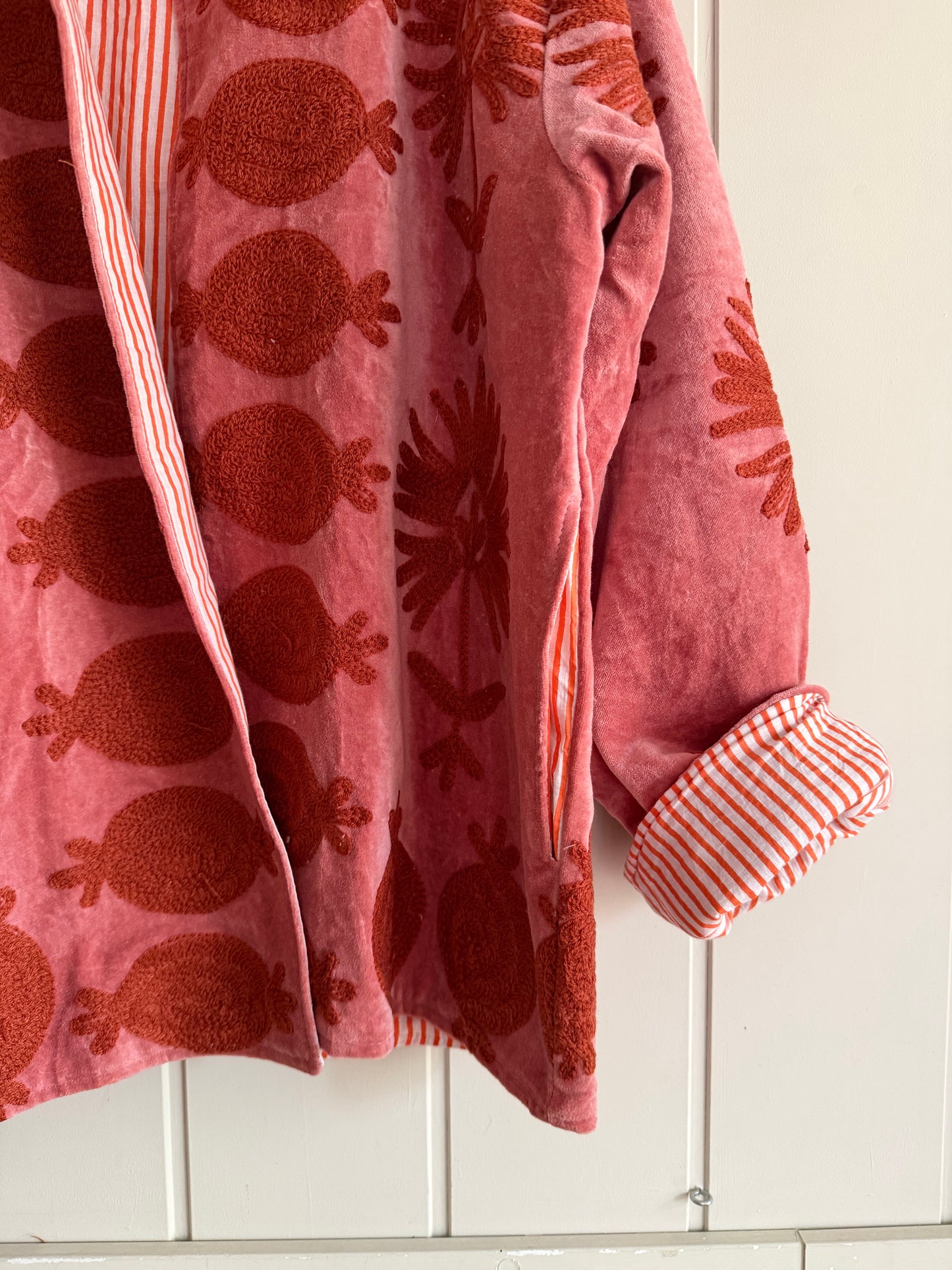 CHAQUETA SUZANI BORDADA A MANO DE TERCIOPELO 06