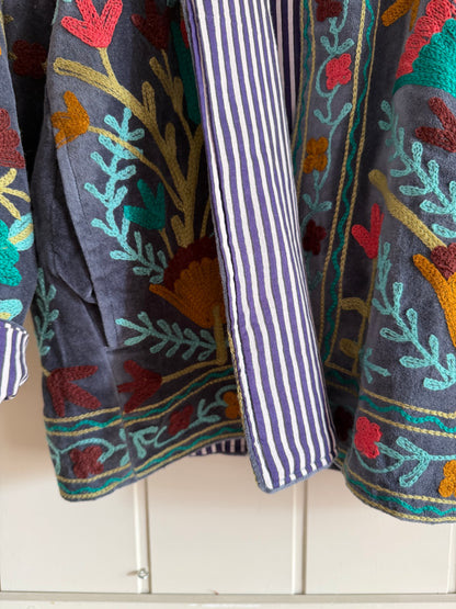 CHAQUETA SUZANI BORDADA A MANO DE TERCIOPELO 01