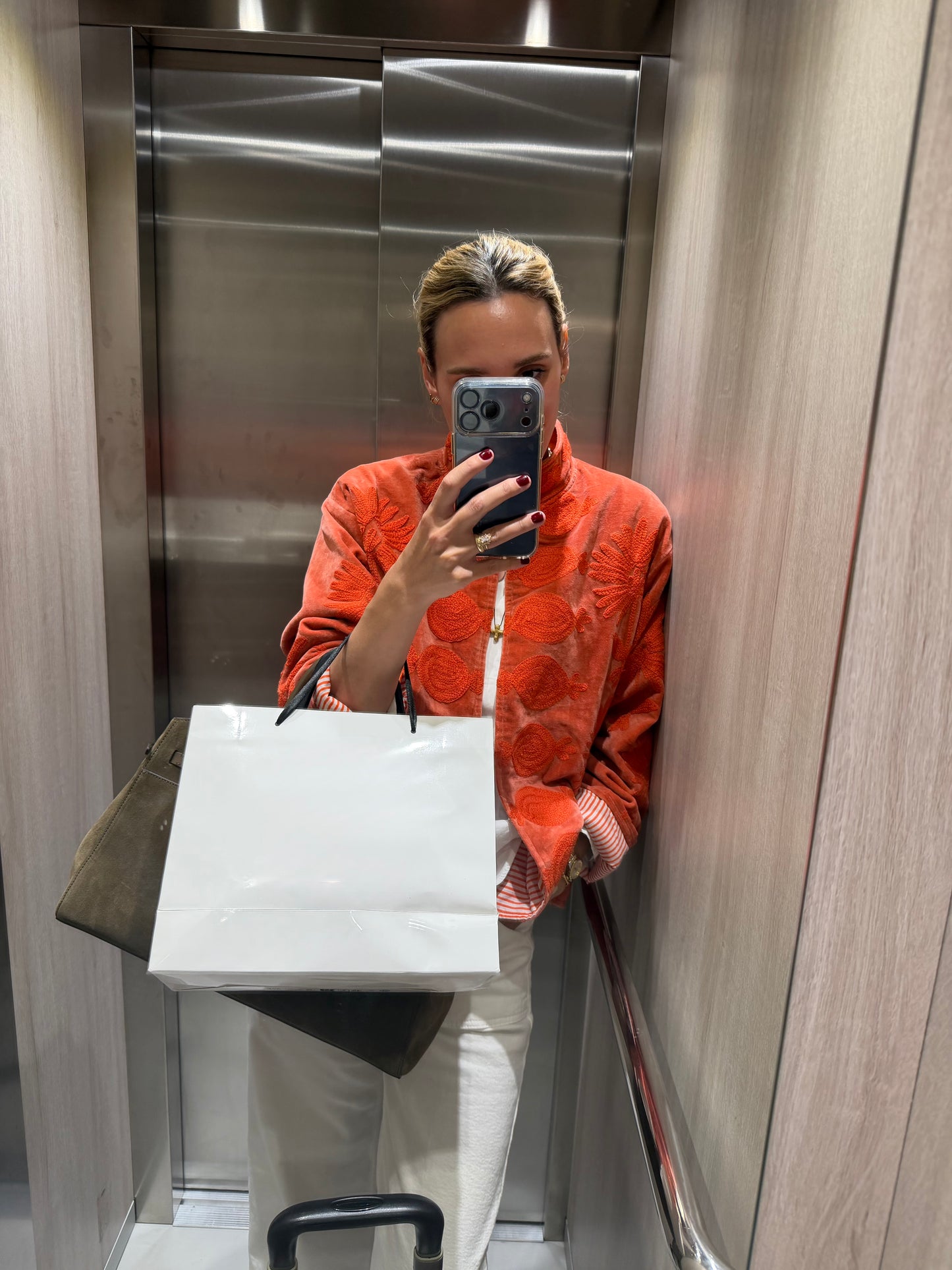CHAQUETA BORDADA EN TERCIOPELO naranja rosa