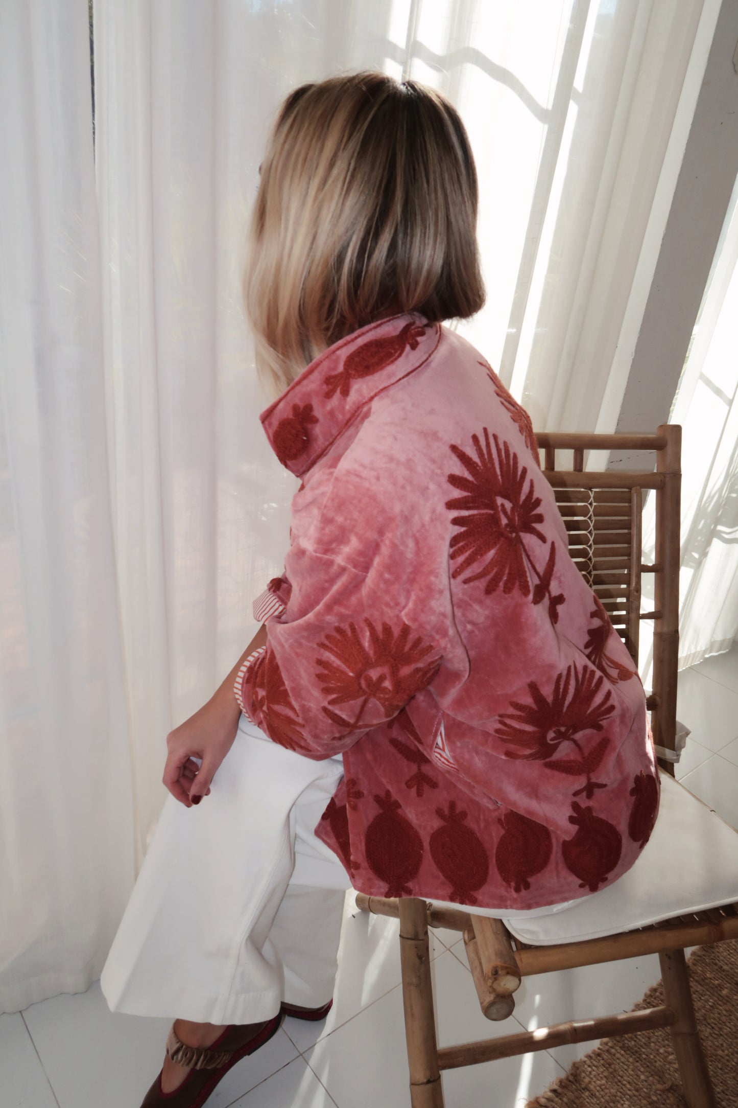 (PRE-VENTA) CHAQUETA SUZANI BORDADA A MANO DE TERCIOPELO 06